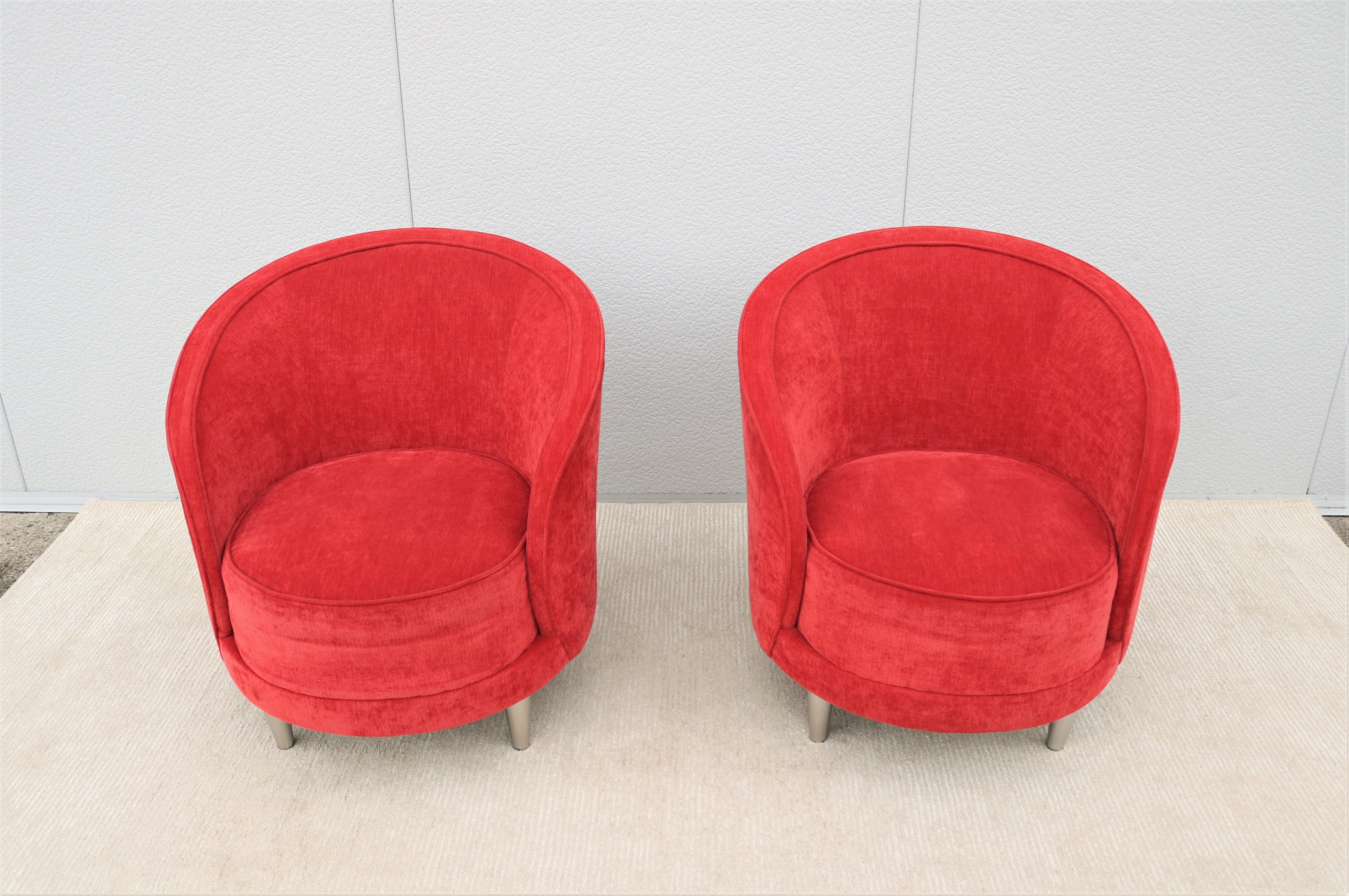 Paire de chaises longues modernes contemporaines Martin Brattrud Kinsale en forme de tonneau rouge en vente 4