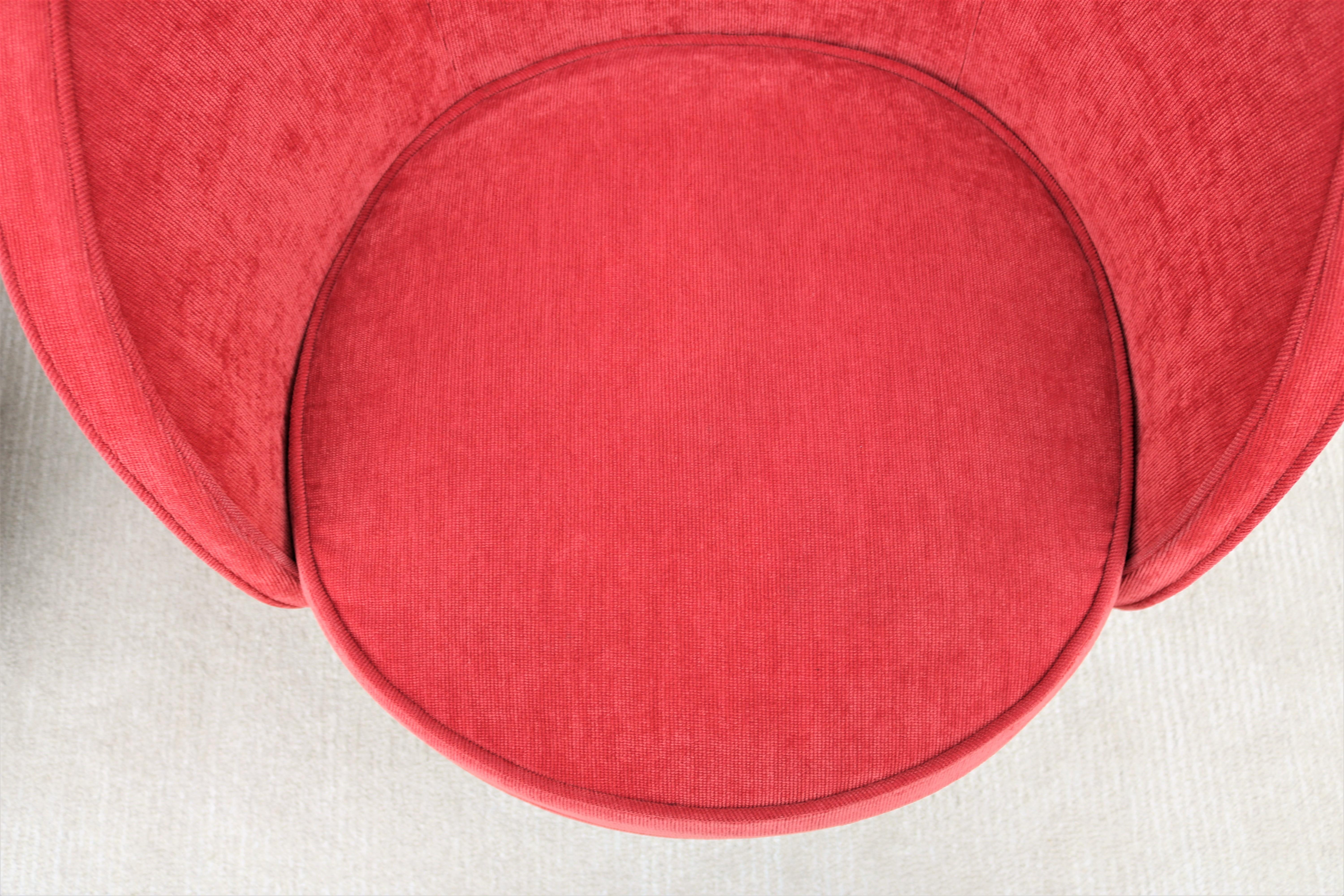 Zeitgenössische moderne Martin Brattrud Kinsale-Loungesessel aus rotem Fass, Paar im Angebot 9
