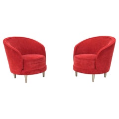 Paire de chaises longues modernes contemporaines Martin Brattrud Kinsale en forme de tonneau rouge