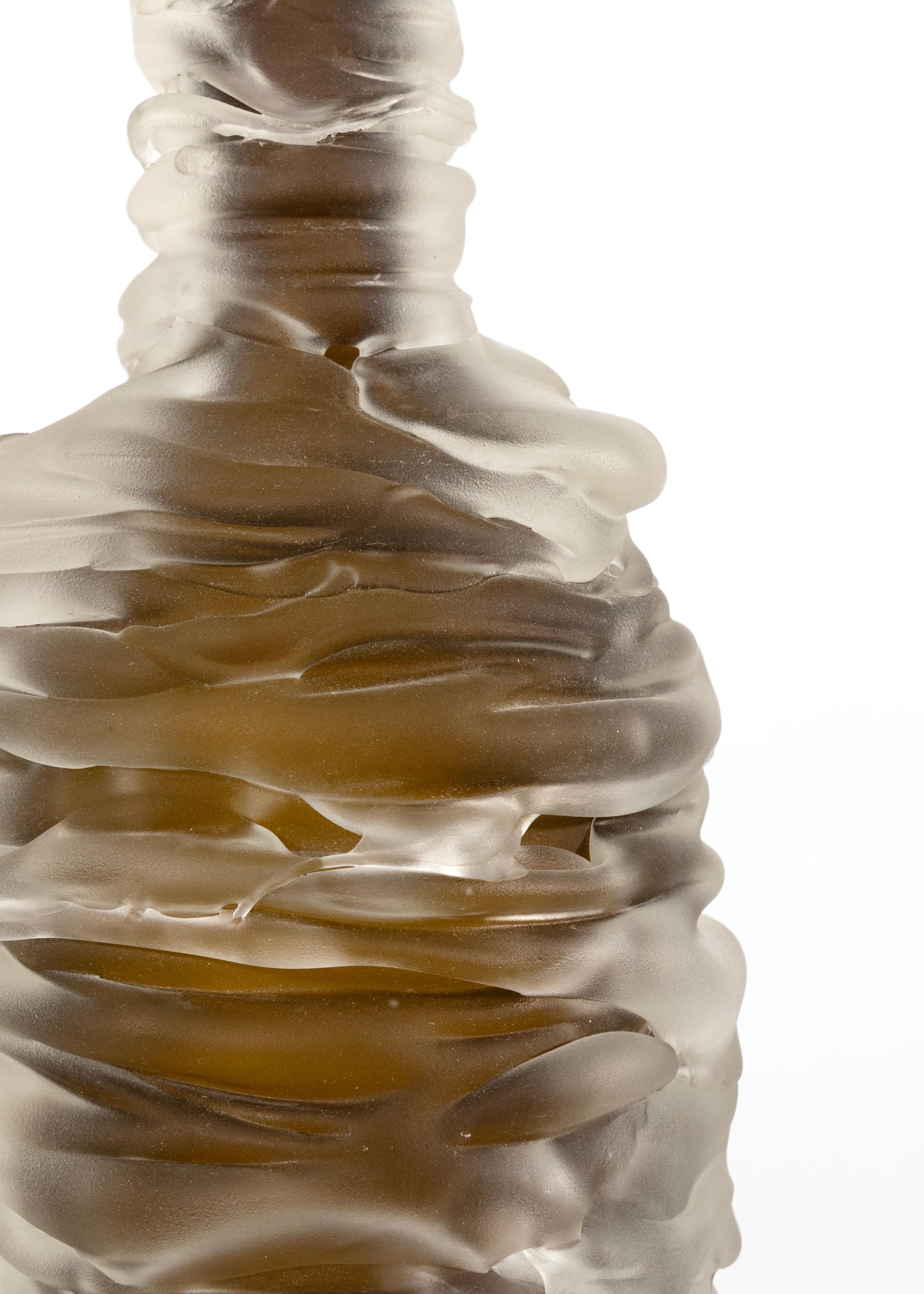 XXI secolo e contemporaneo Vaso a bottiglia in vetro soffiato a mano di Matt Clark Contemporary Modern Firmato 2007 in vendita