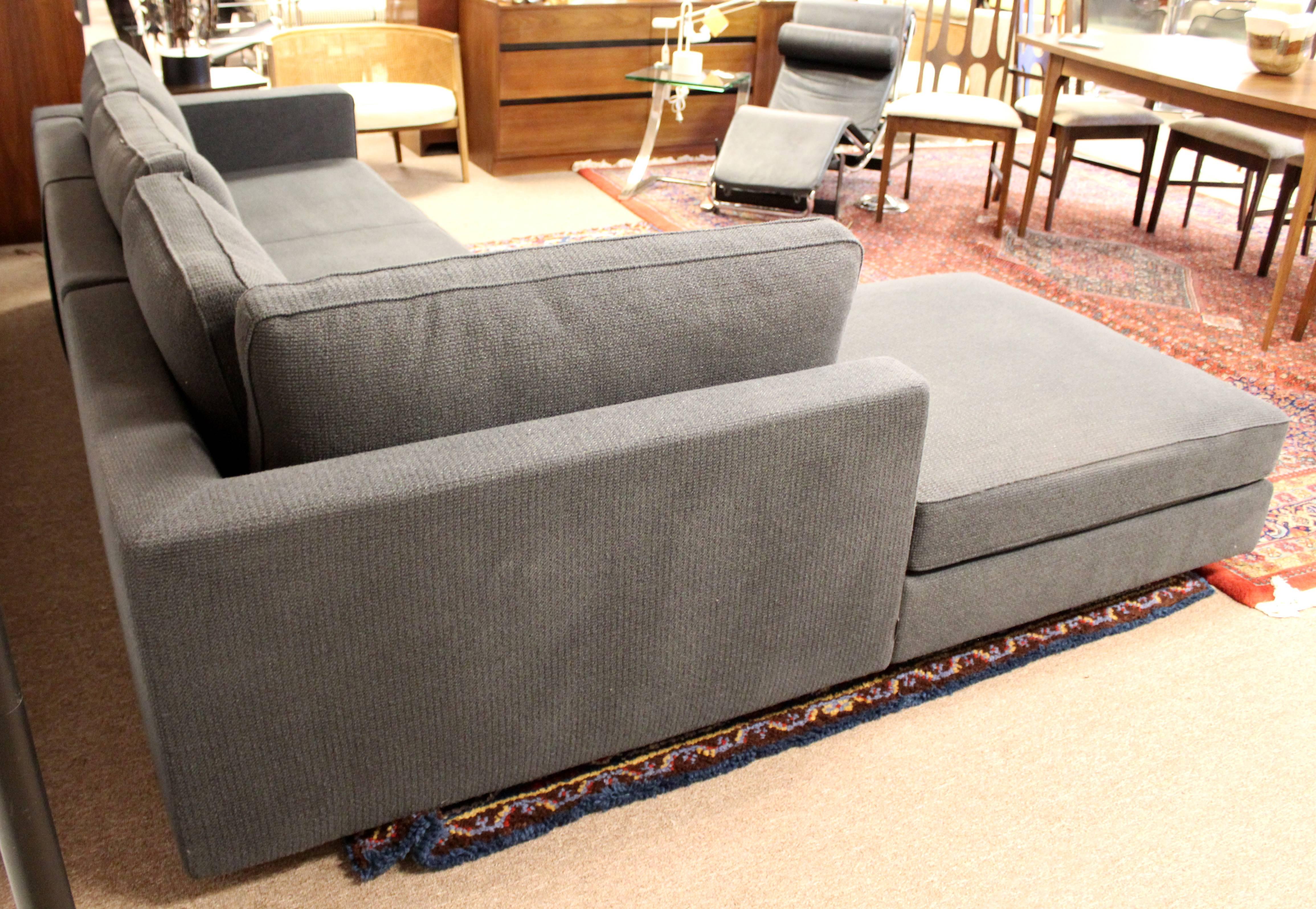 Contemporáneo Moderno Minotti Hilton Sofá Seccional Dos Piezas Gris Azul Italiano finales del siglo XX