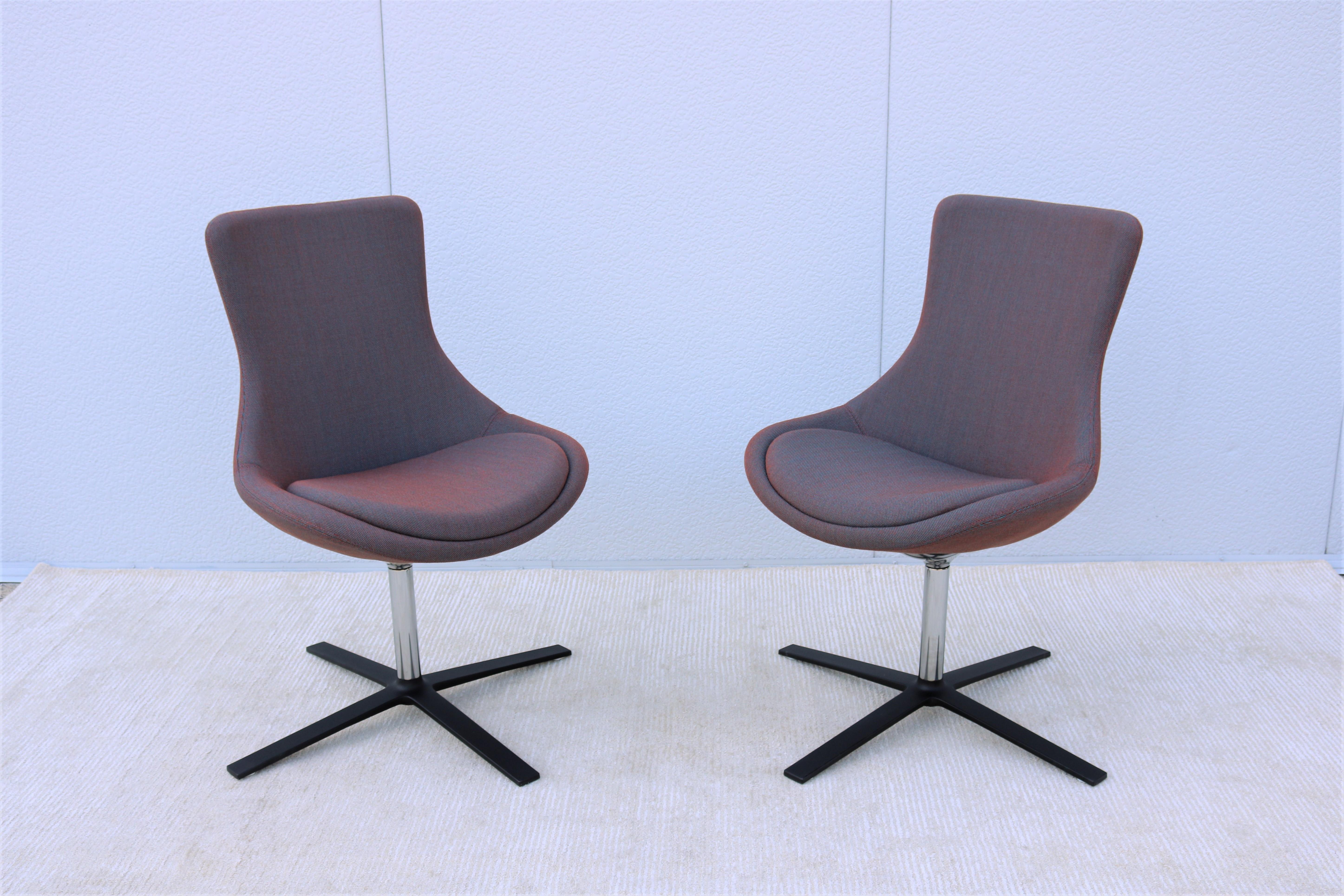 Molded Contemporary Modern Orangebox Bloom Swivel and Tilt Guest Side Chairs, a Pair For Sale