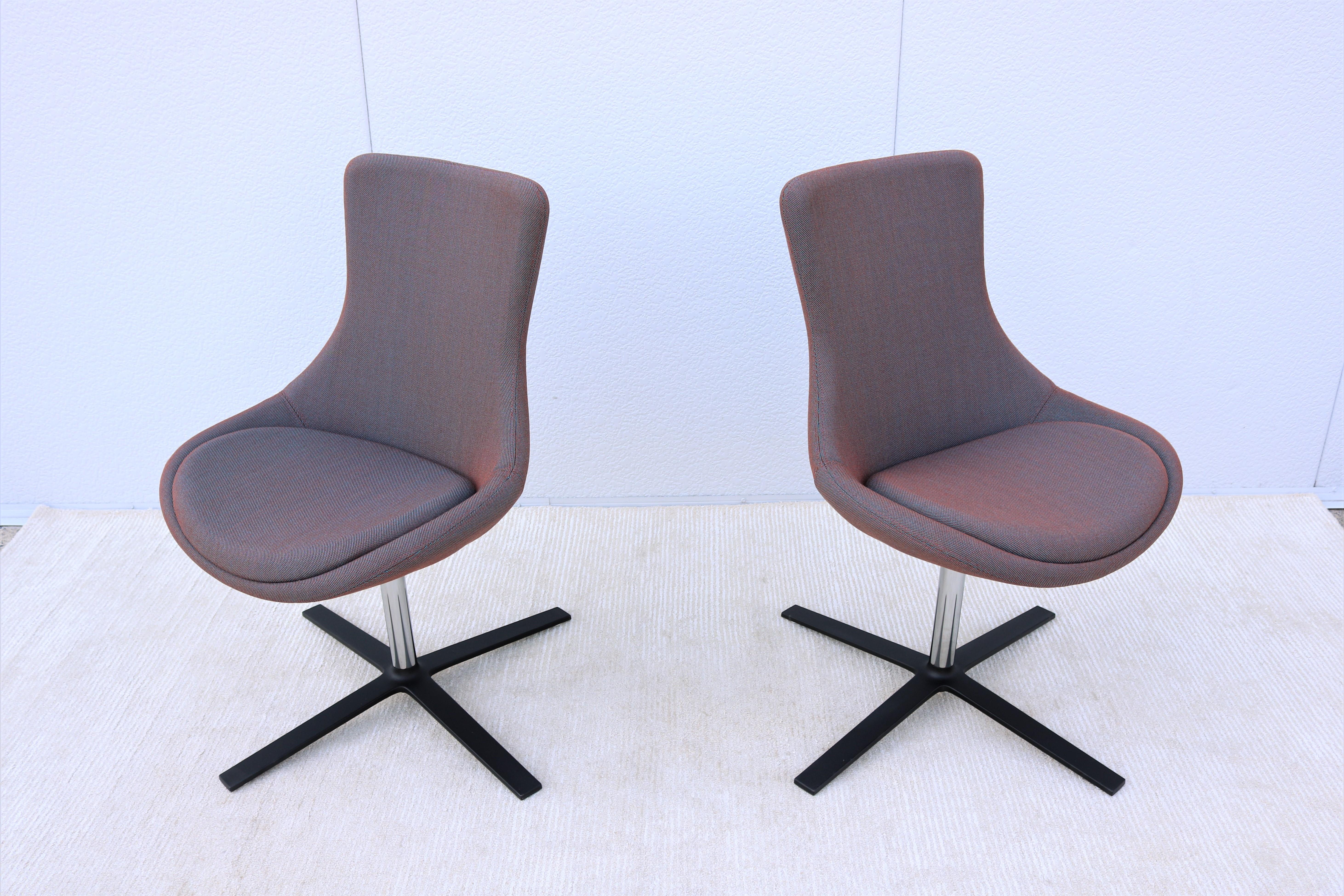 Contemporary Modern Orangebox Bloom Swivel and Tilt Guest Side Chairs, a Pair In Excellent Condition For Sale In Secaucus, NJ