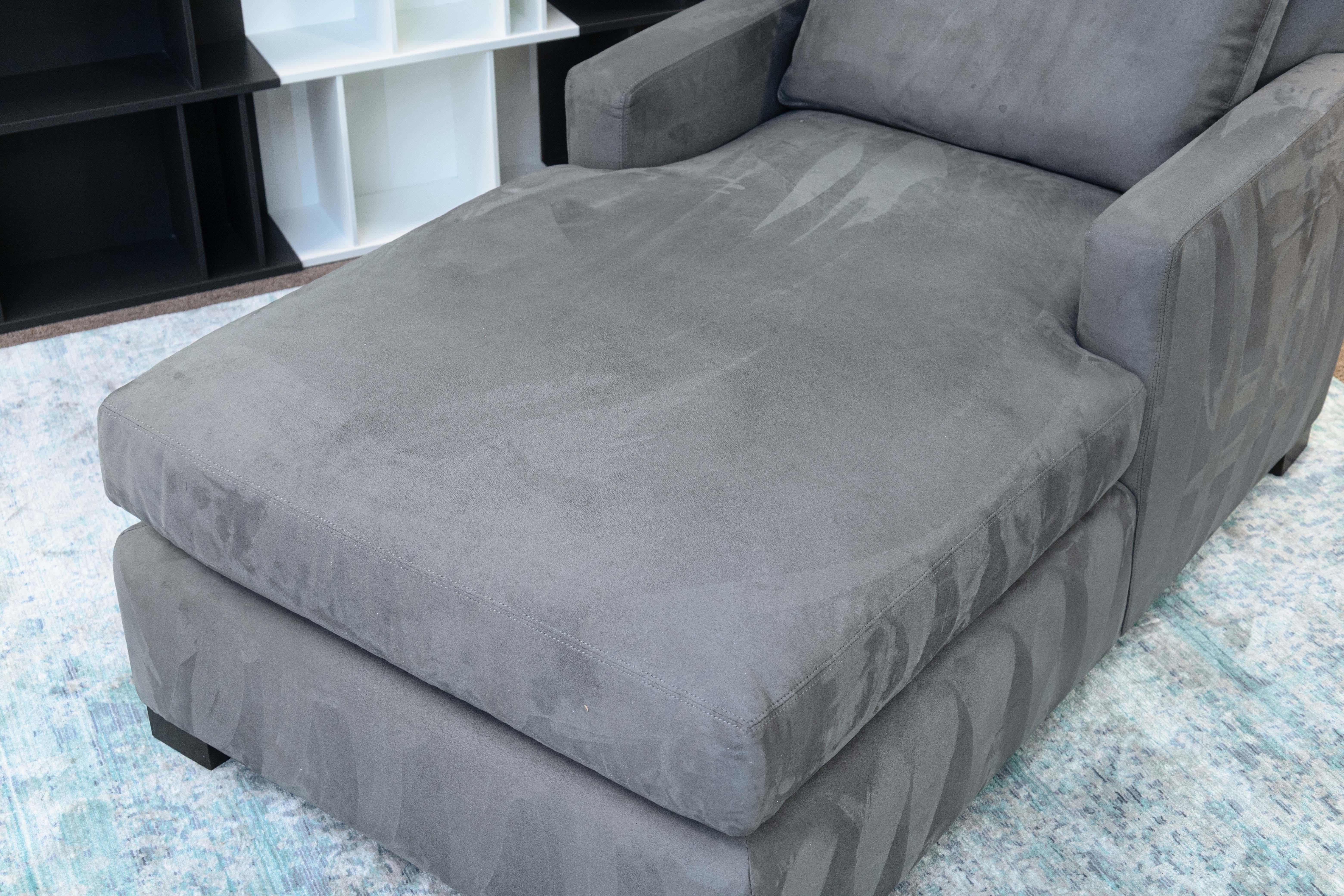 Contemporain Moderne Surdimensionné Gris Chaise Lounge Canapé Chaise Fauteuil Bon état - En vente à Keego Harbor, MI