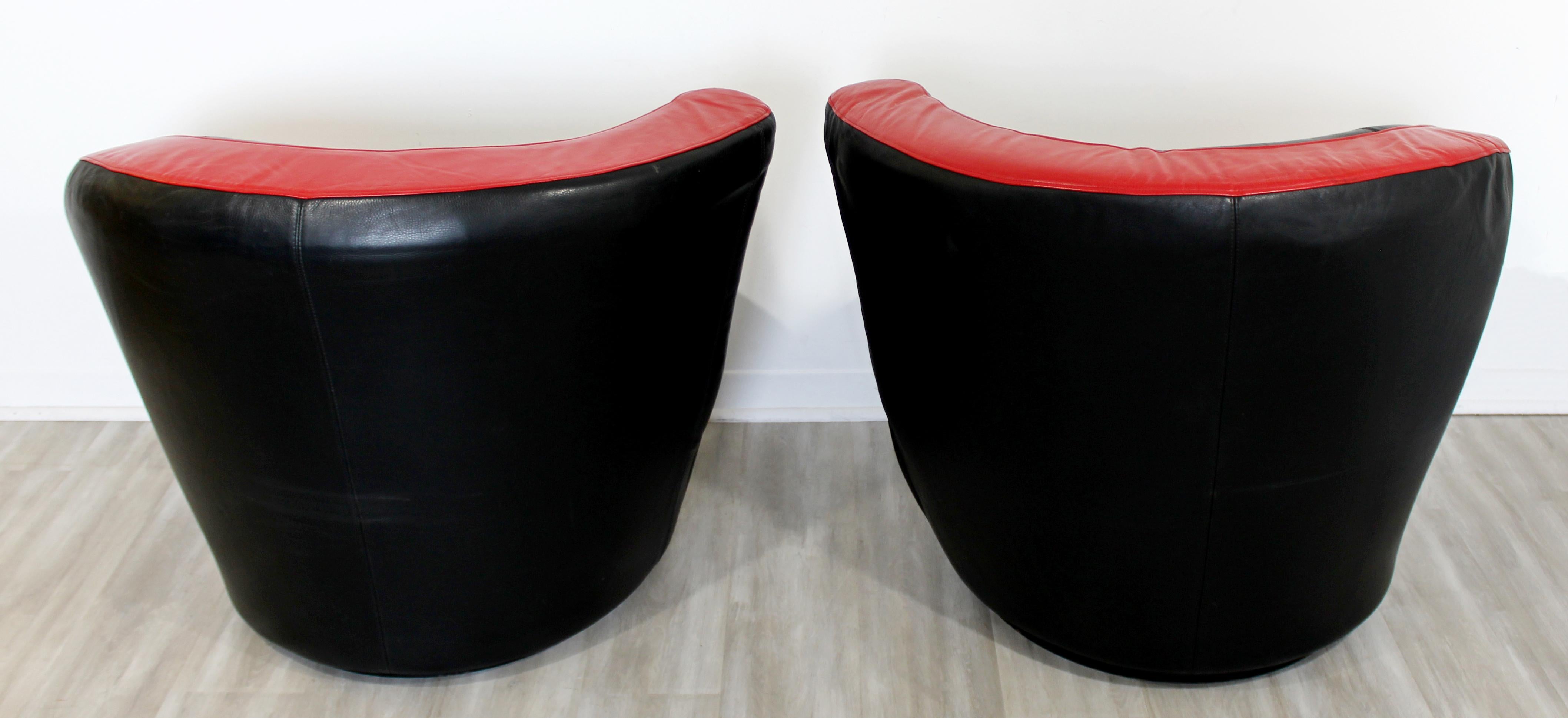 Contemporary Modern Pair Curved Swivel Lounge Chairs, 1980s In Good Condition For Sale In Keego Harbor, MI