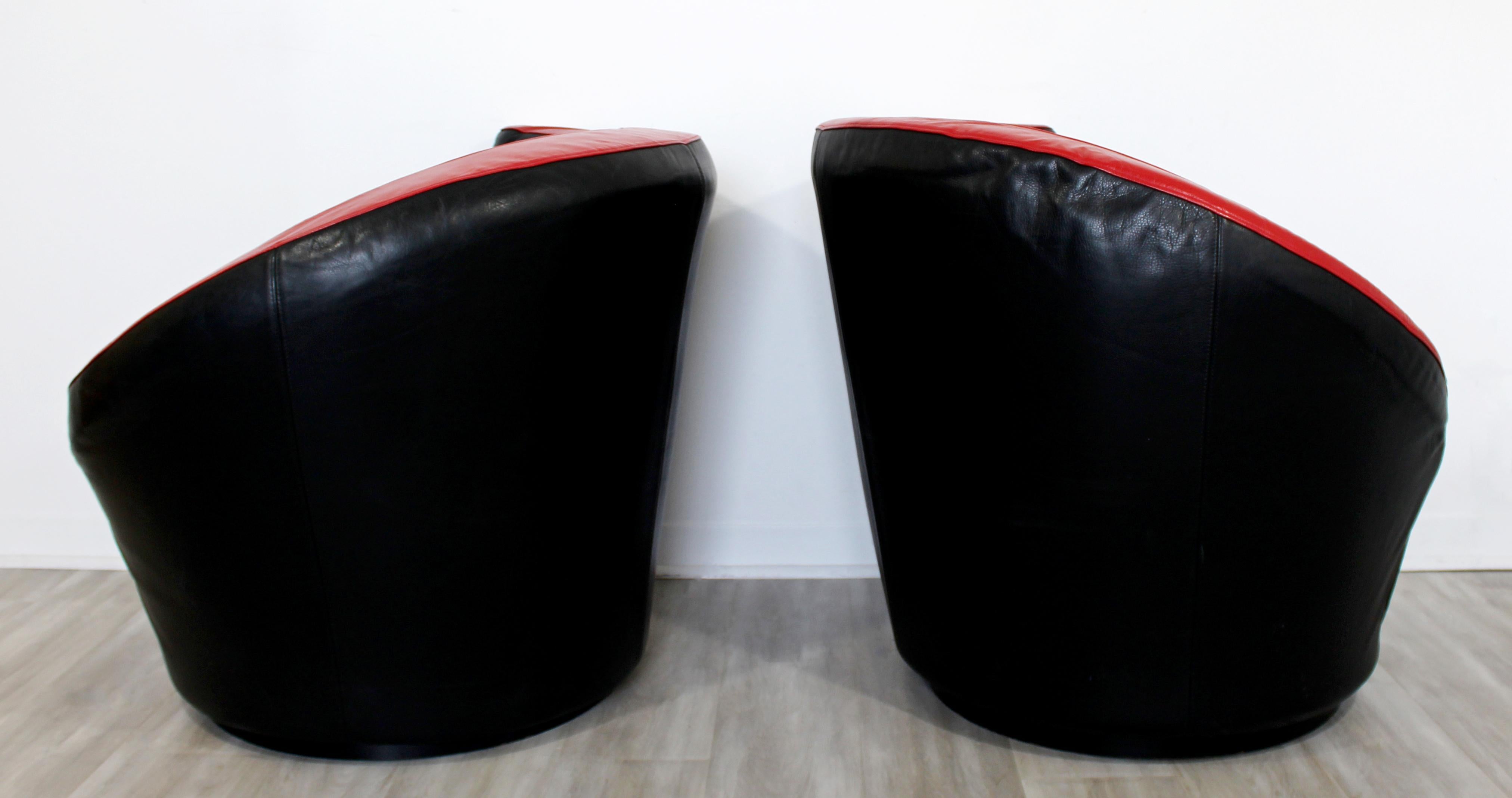 Leather Contemporary Modern Pair Curved Swivel Lounge Chairs, 1980s For Sale