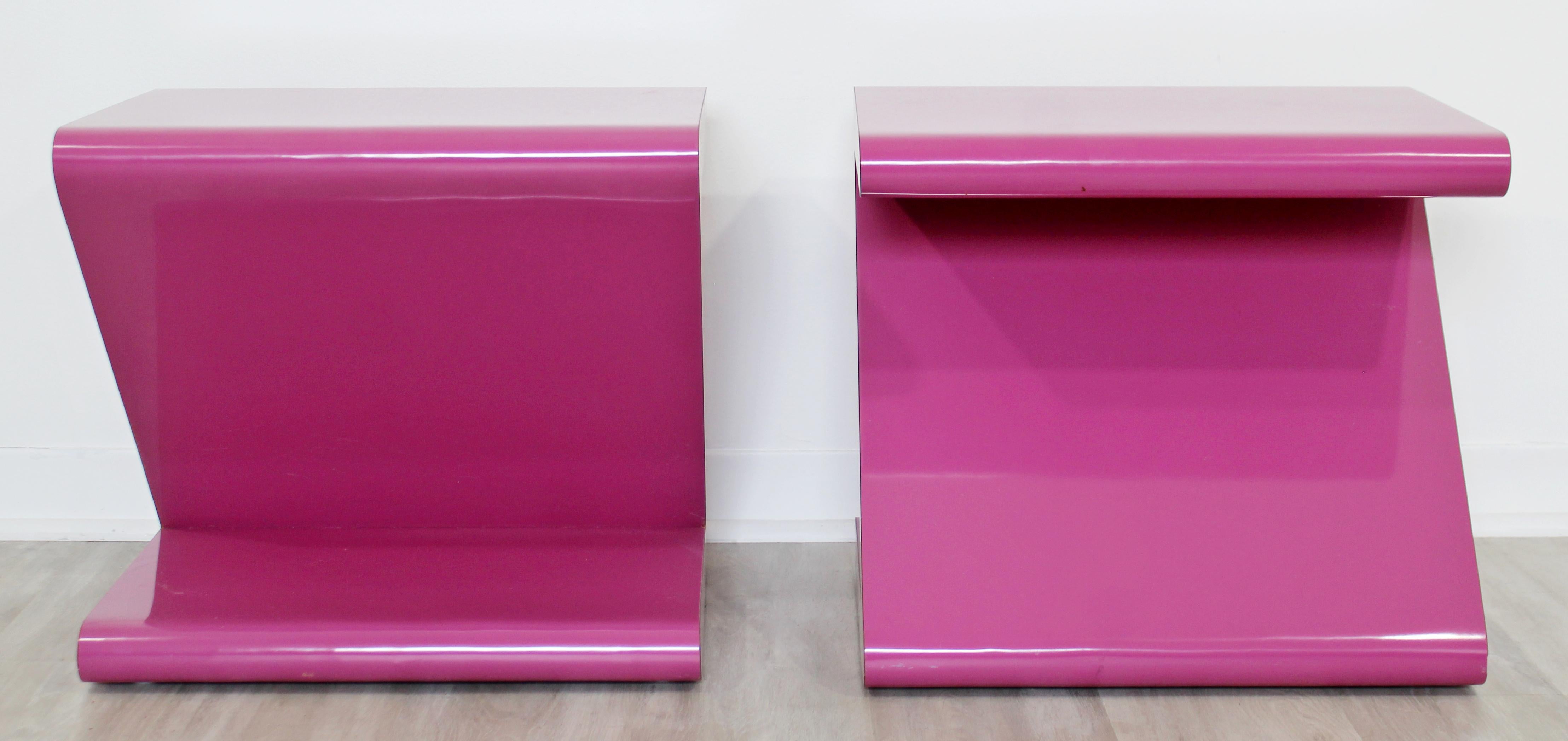 Late 20th Century Contemporary Modern Pair of Acrylic Z-Shaped Side End Tables 1980s Pink