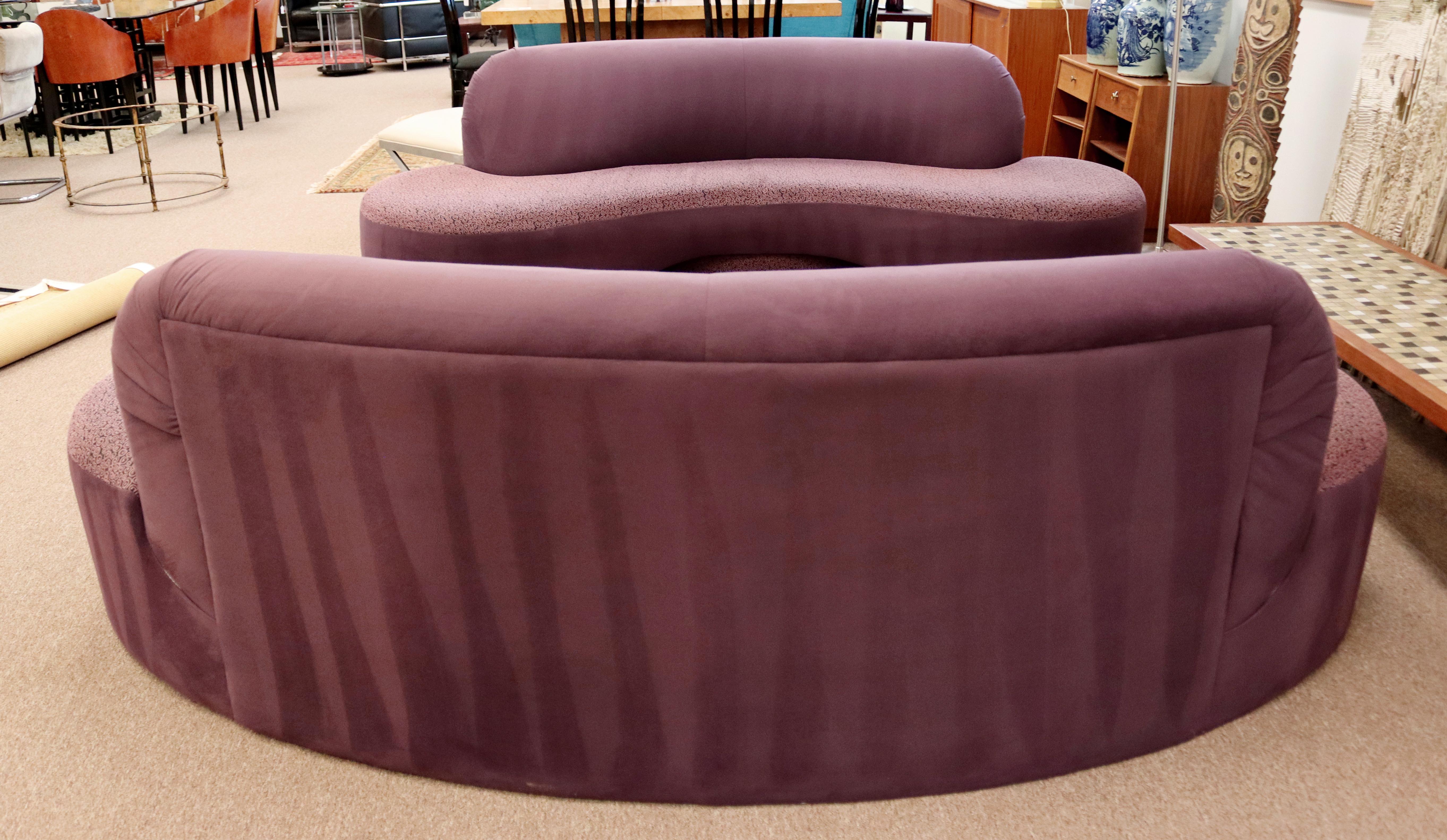 Contemporary Modern Pair of Curved Serpentine Sofas 1980s In Good Condition In Keego Harbor, MI