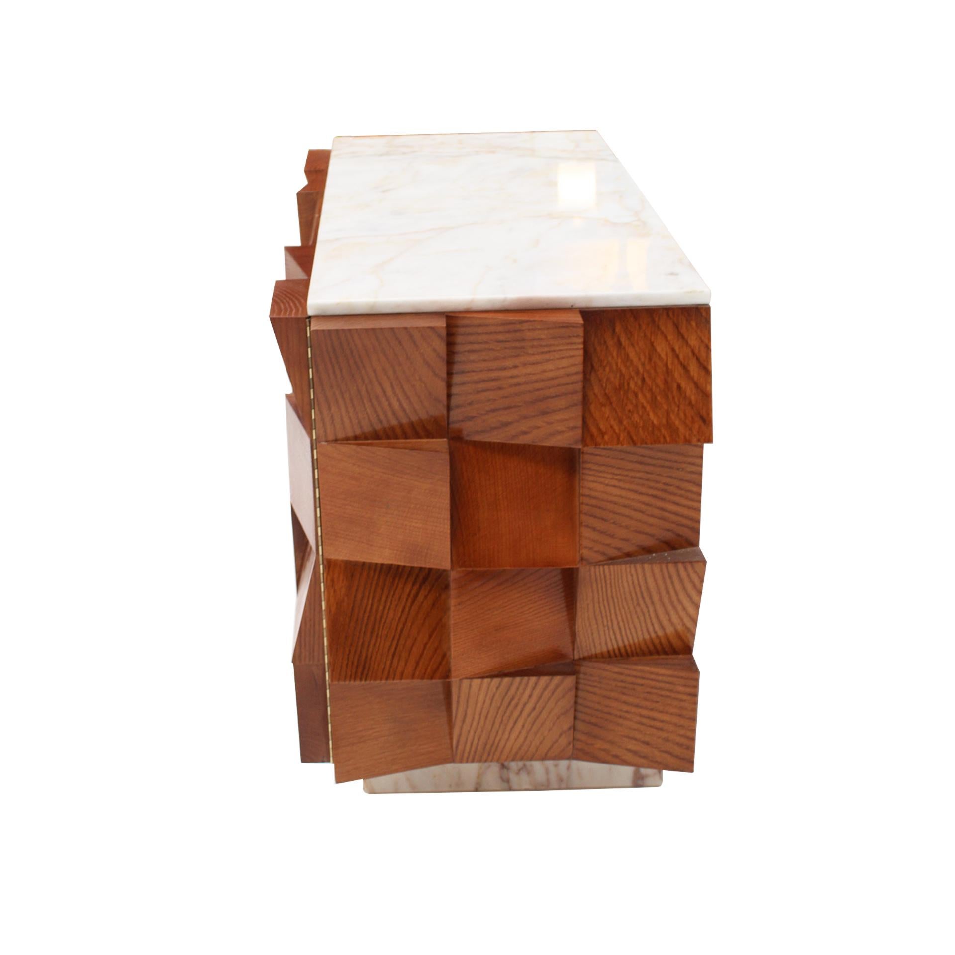 italien Paire de buffets modernes contemporains en Wood et dessus en marbre de Sienne, Italie en vente