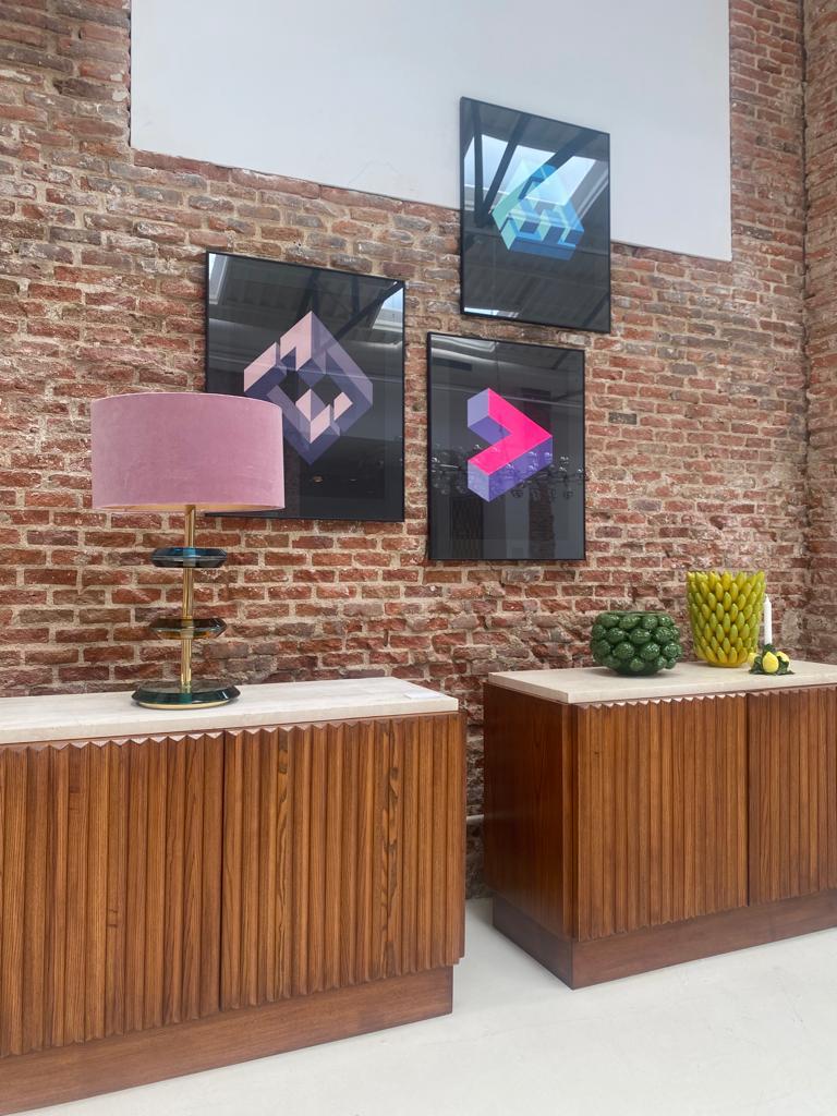Paire de buffets contemporains et modernes en bois et plateau en marbre travertin en vente 6