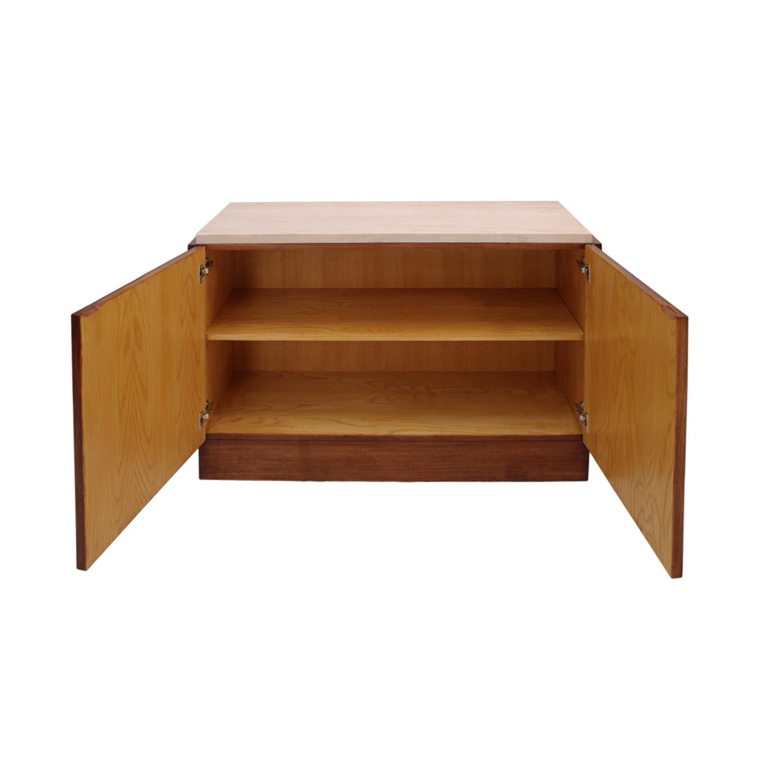 Paire de buffets contemporains et modernes en bois et plateau en marbre travertin en vente 2
