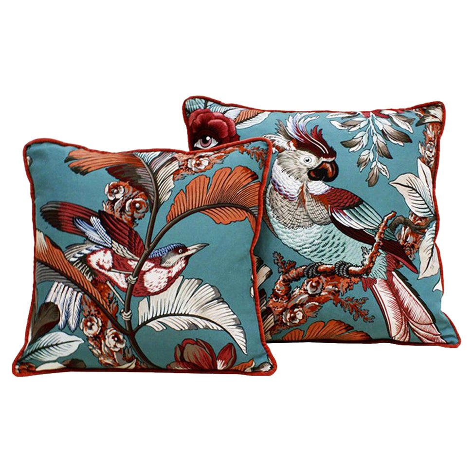 Paire de coussins espagnols carrés en lin à motifs éparpillés, modernes et contemporains en vente