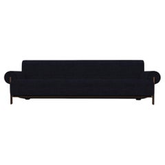 Contemporary Modern Paloma Sofa, gepolstert mit Famiglia 45 Stoff von Collector