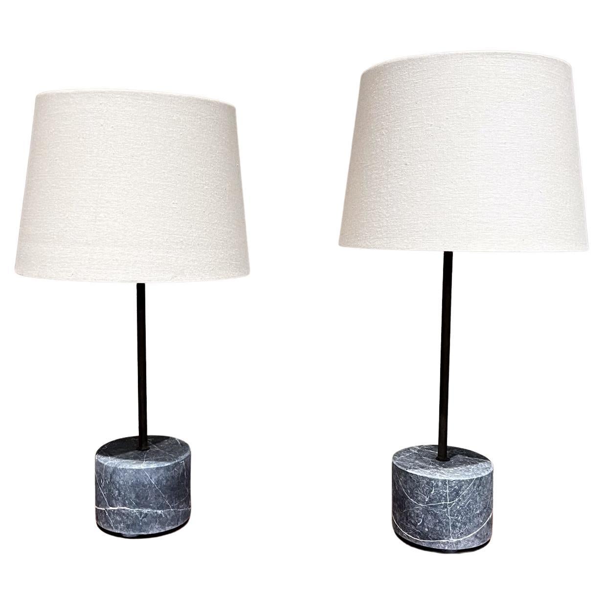 Lampes de table contemporaines modernes en marbre brut gris par Pablo Romo designs en vente