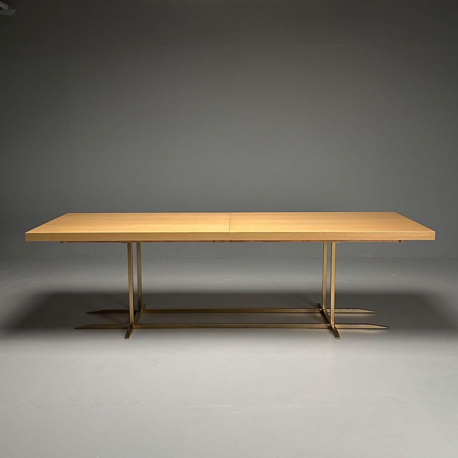 Tavolo da pranzo rettangolare moderno e contemporaneo, impiallacciato in legno di frassino, metallo dorato

Questo imponente tavolo da pranzo o da conferenza su misura aggiungerà sicuramente stile e grazia a qualsiasi ambiente. Con uno splendido