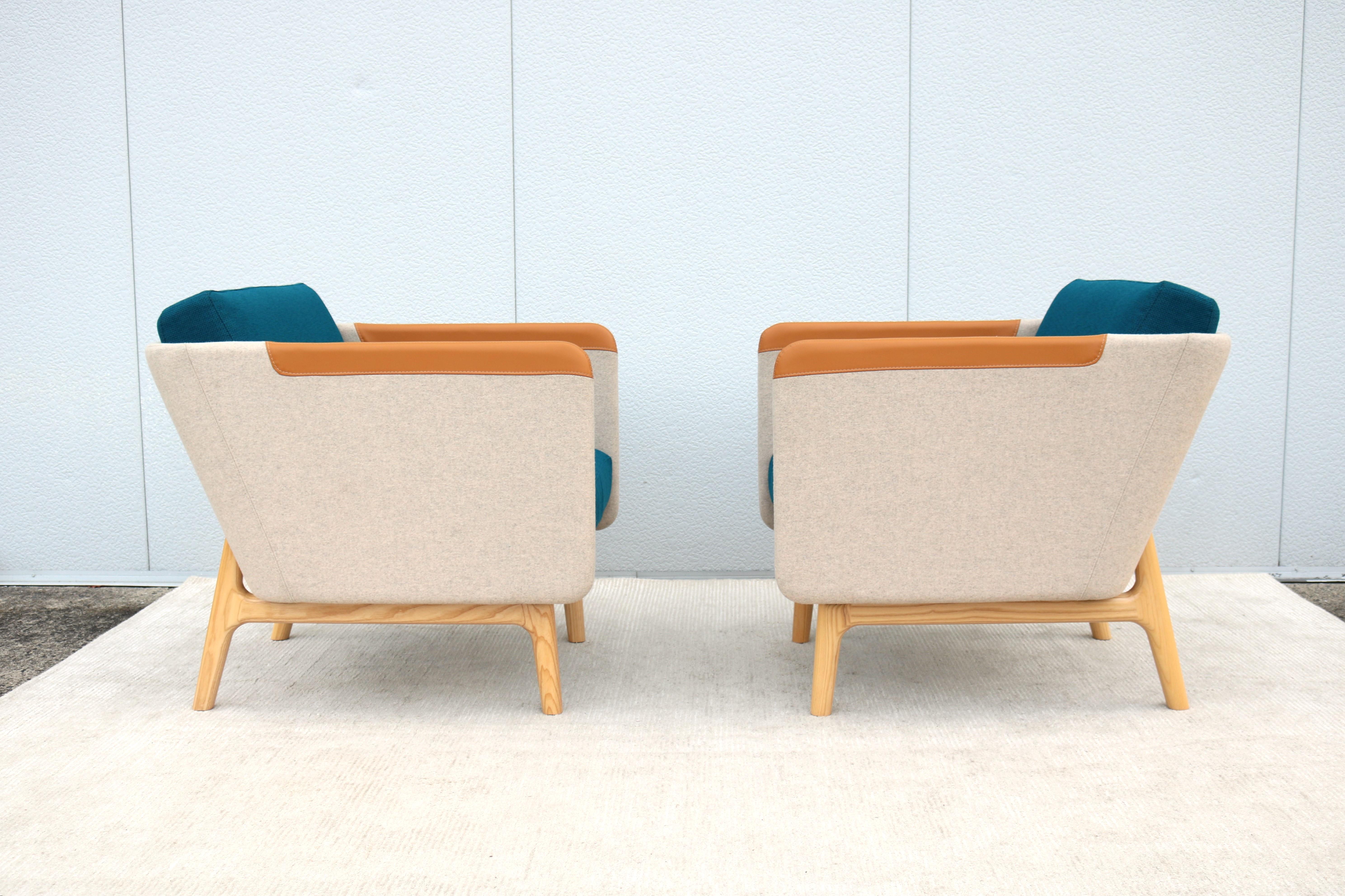 Contemporary Modern Roger Webb for OFS Heya Wool Lounge Chairs - a Pair For Sale 9