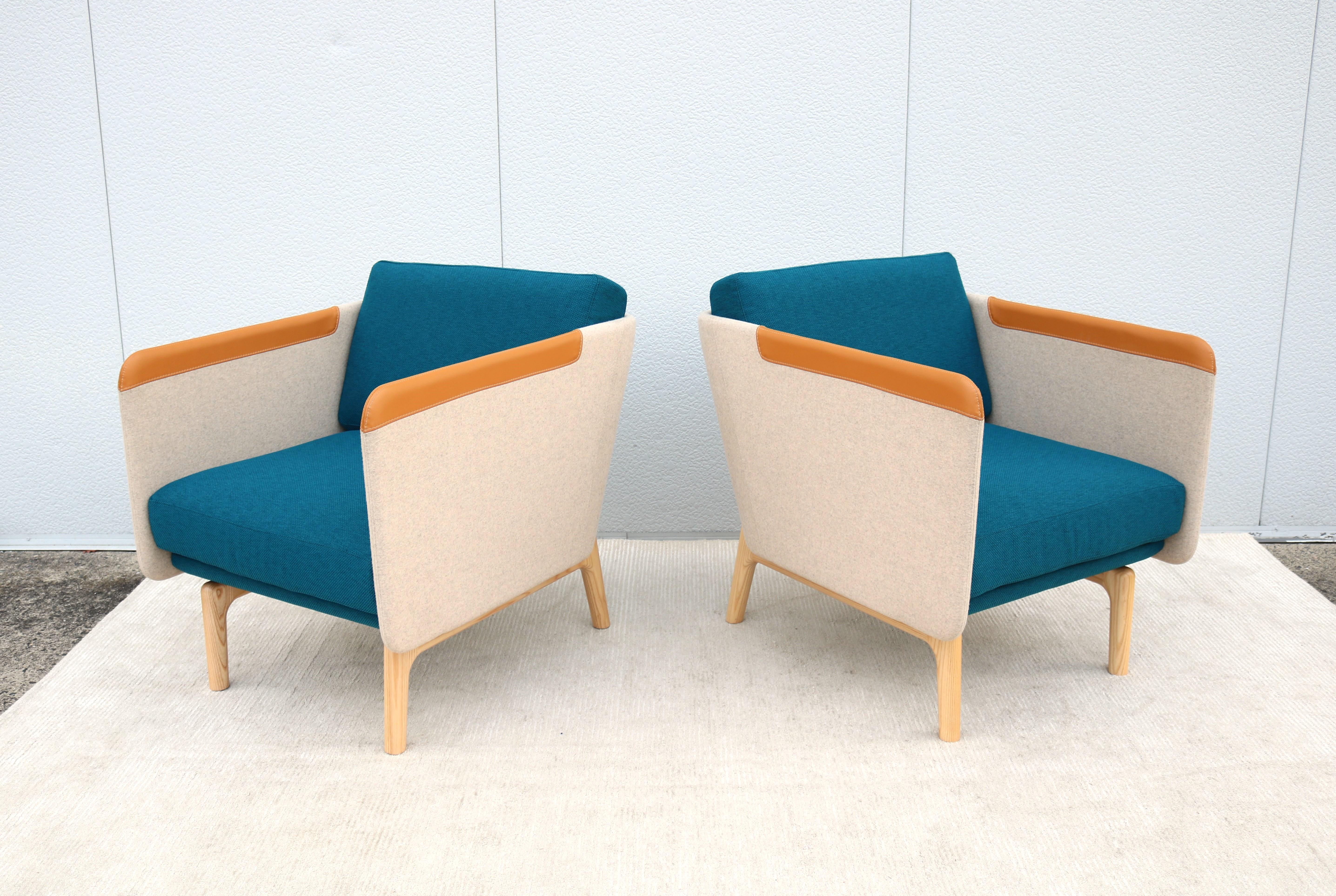 Contemporary Modern Roger Webb for OFS Heya Wool Lounge Chairs - a Pair For Sale 3