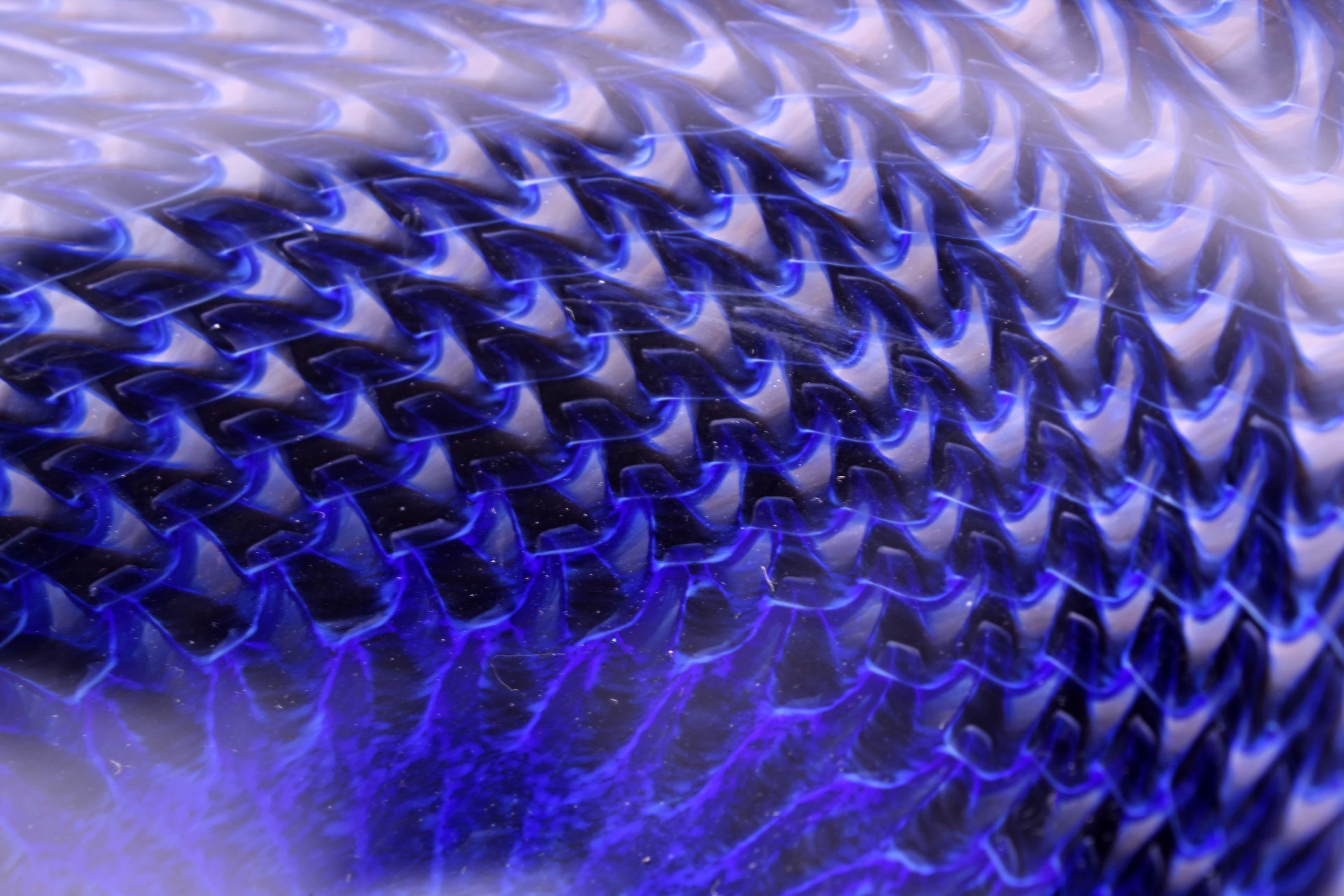 Ciotola in vetro artistico moderna Ron Mynatt Cobalt Fluted firmata in vendita 1