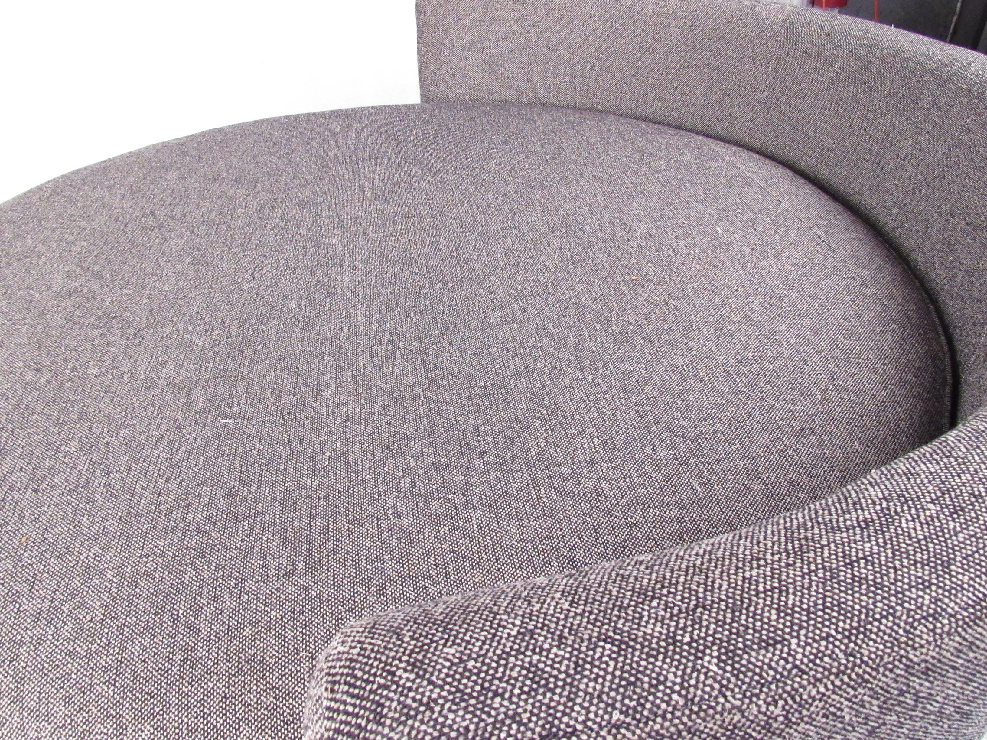 Contemporary Modern Round Sofa or Lounge Chair For Sale 4