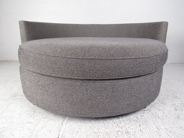 Contemporary Modern Round Sofa or Lounge Chair For Sale at 1stDibs