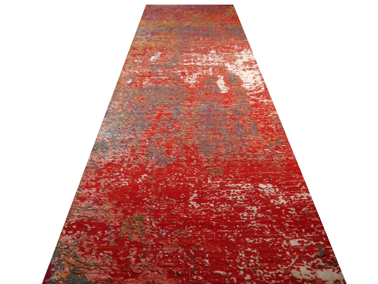 A stunning modern hallway runner rug in contemporary design.

Design: Modern
Collection: Anastasia by Djoharian Design
Size: 300 x 80 cm, 9.6 x 2.7 ft, no fringes / tassels. 
Materials: Wool, bamboo silk (higher pile, 3D look)
Size: Hallway