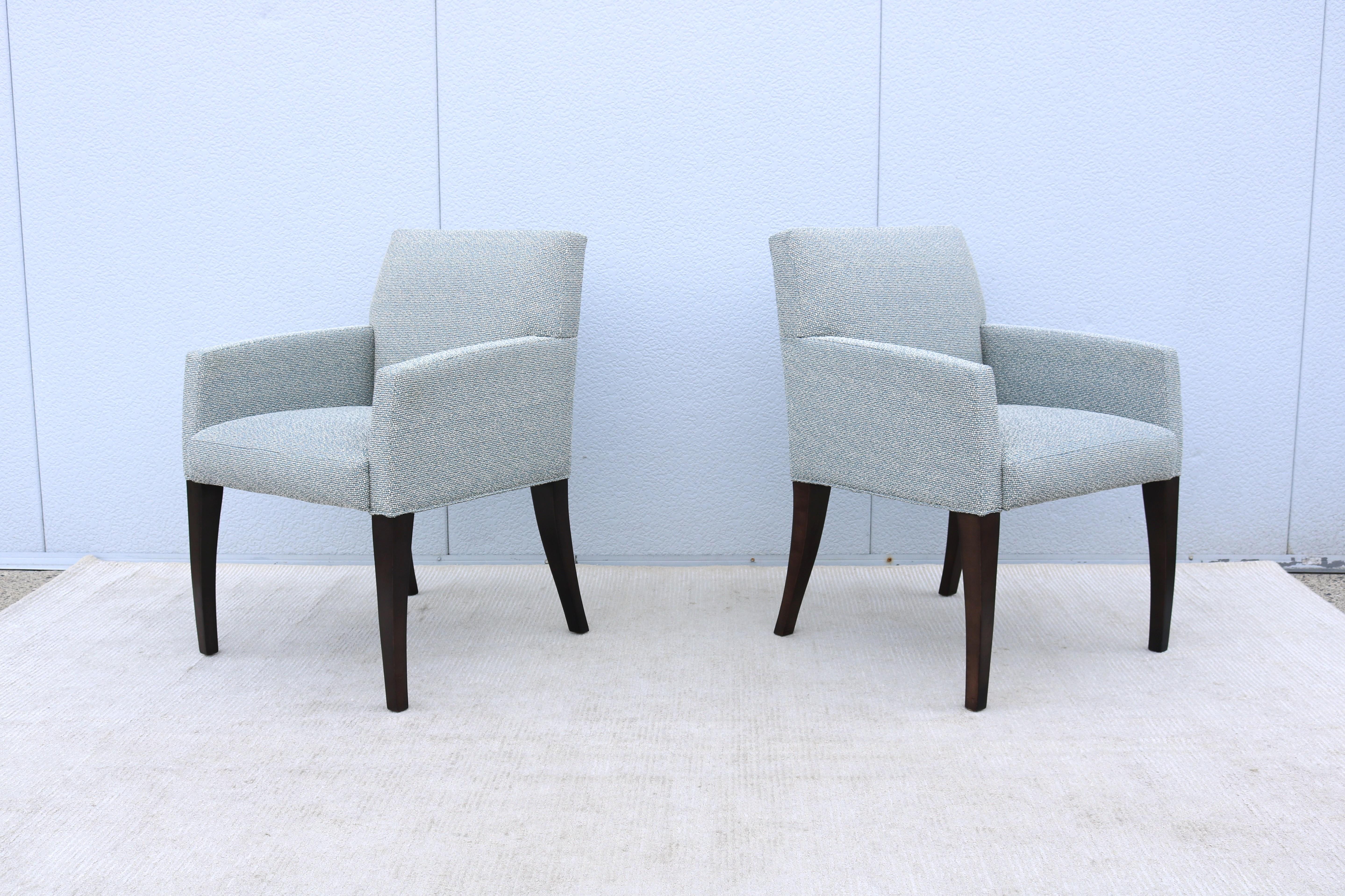 XXI secolo e contemporaneo Poltrone per ospiti Sedona Modern contemporanee di Bernhardt Design - una coppia in vendita