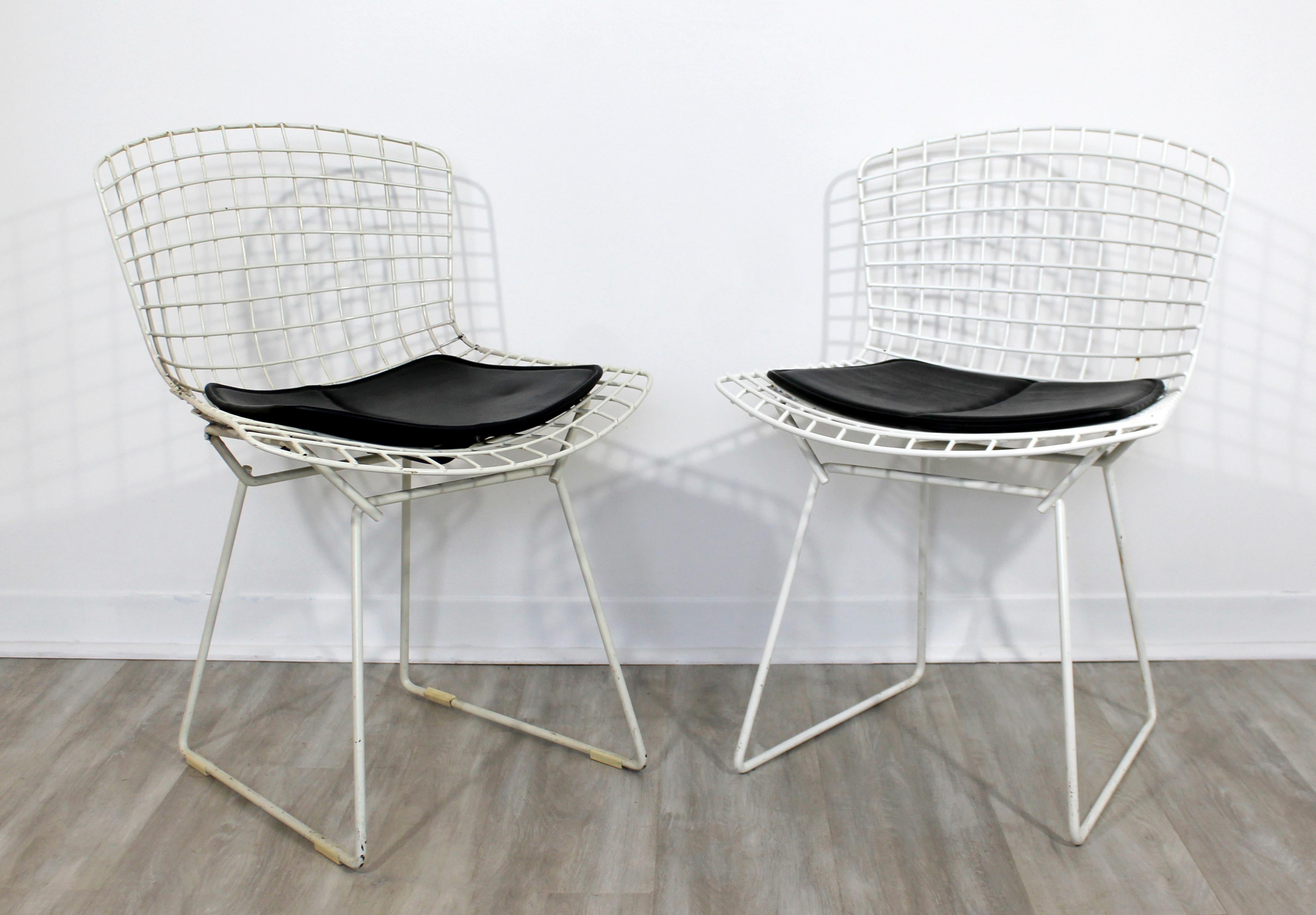 Contemporary Modern Set of 6 Side Wire Chairs by Harry Bertoia for Knoll In Good Condition In Keego Harbor, MI
