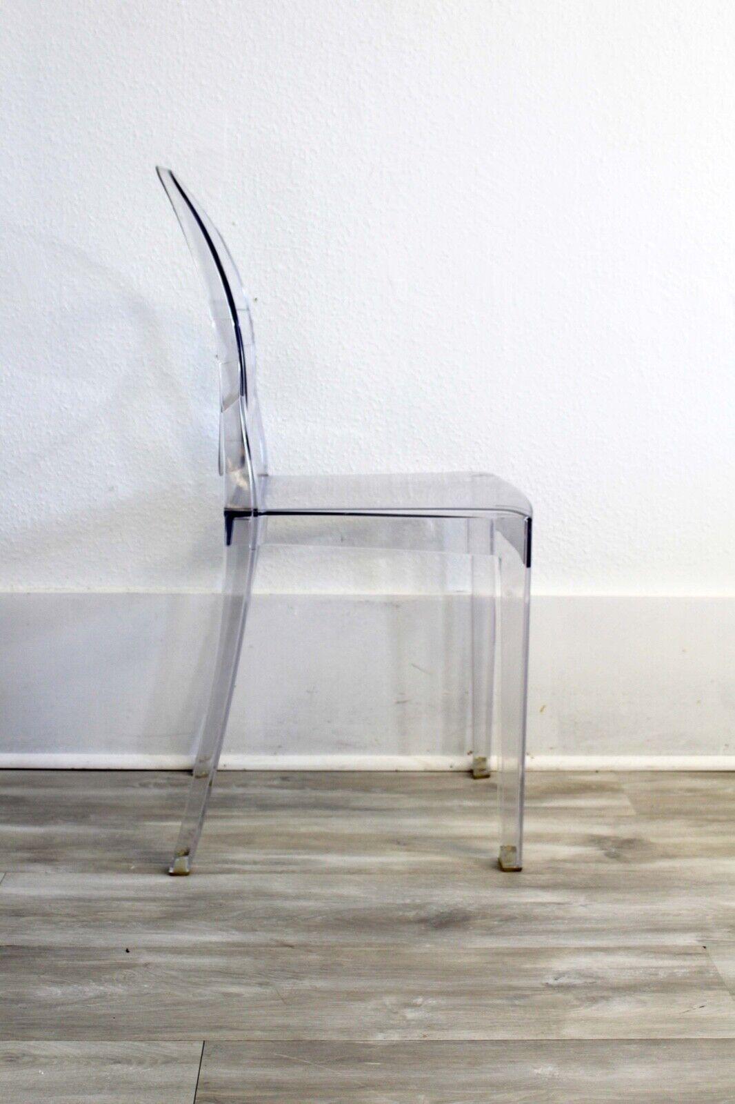 Contemporary Modern Set of 6 Victoria Kartell Ghost Side Chairs by Starck In Good Condition In Keego Harbor, MI