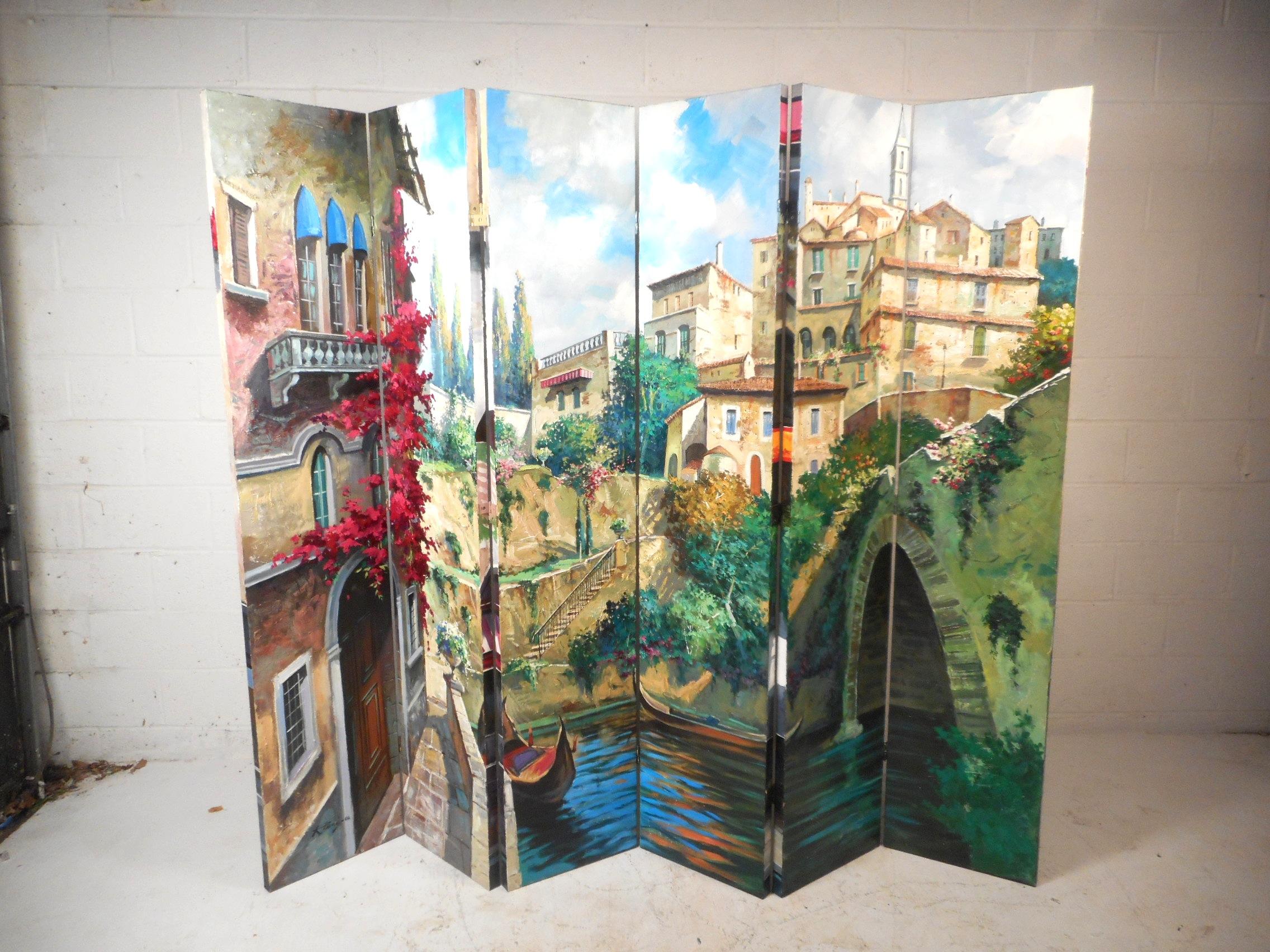 Cet exquis paravent italien est peint à la main à l'huile sur toile avec des détails incroyables. Une peinture étonnante montrant des entreprises d'un côté et une ville de l'autre. Cette captivante peinture à l'huile aux coups de pinceau épais dans