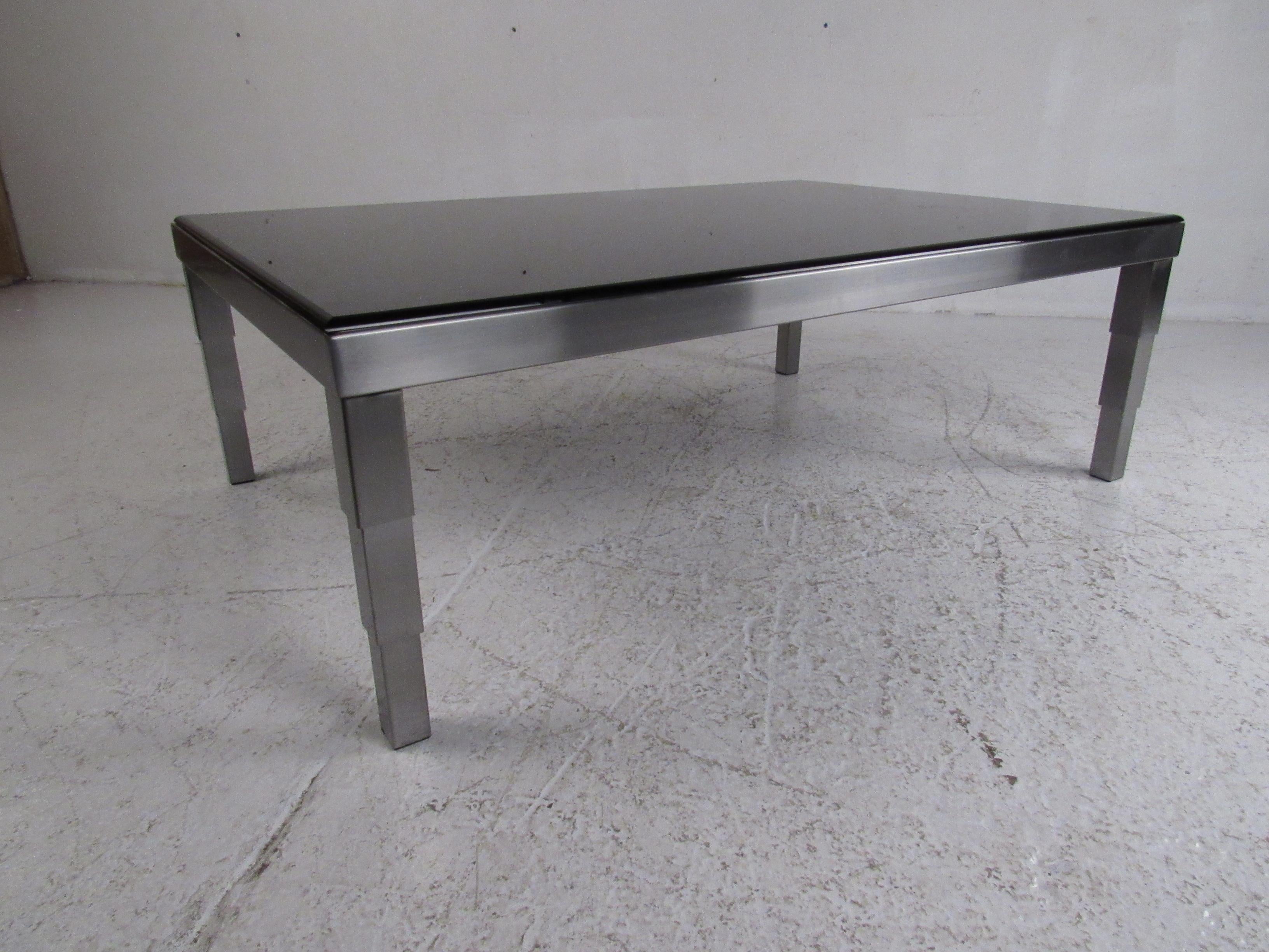 Contemporary Modern Smoked Glass Coffee Table In Good Condition For Sale In Brooklyn, NY