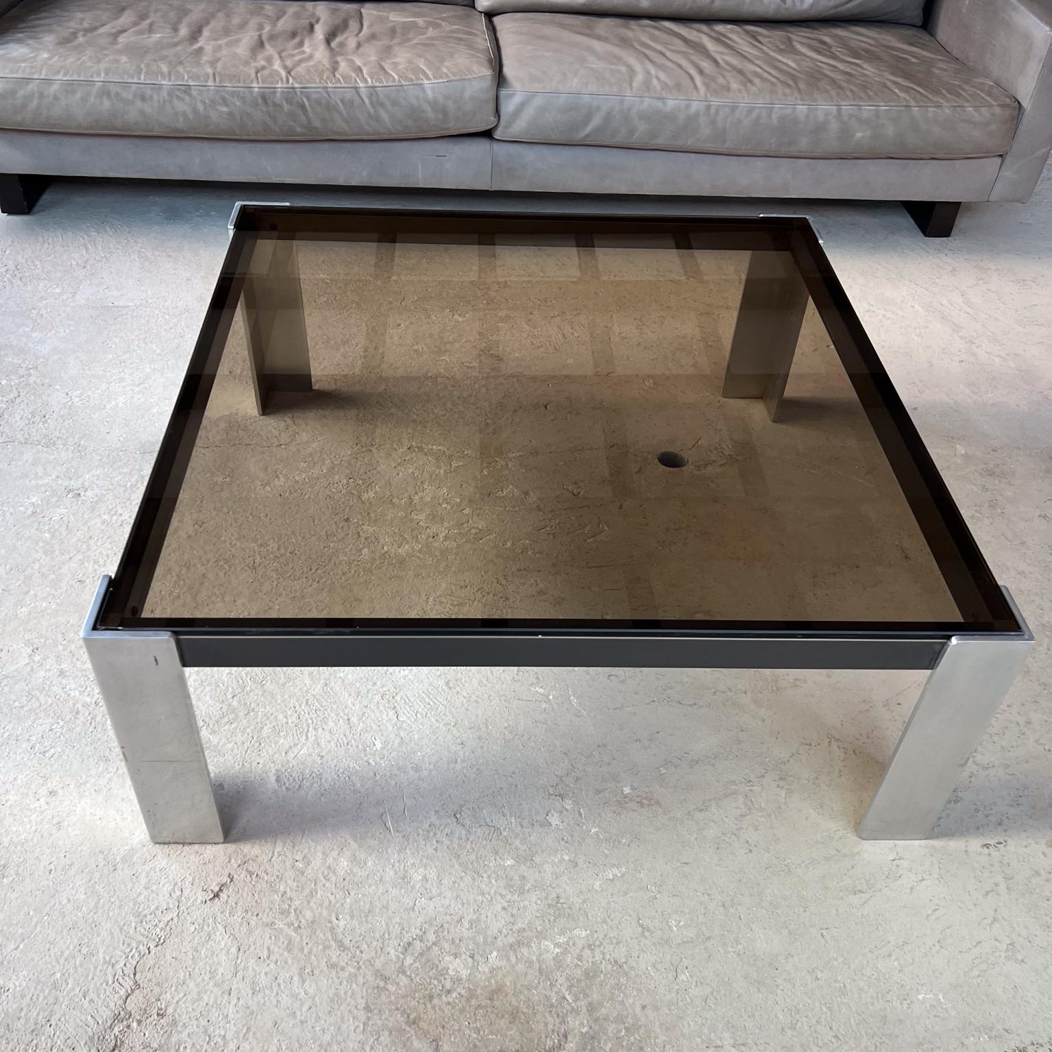 Contemporary Modern Coffee Table after Milo Baughman For Sale 1