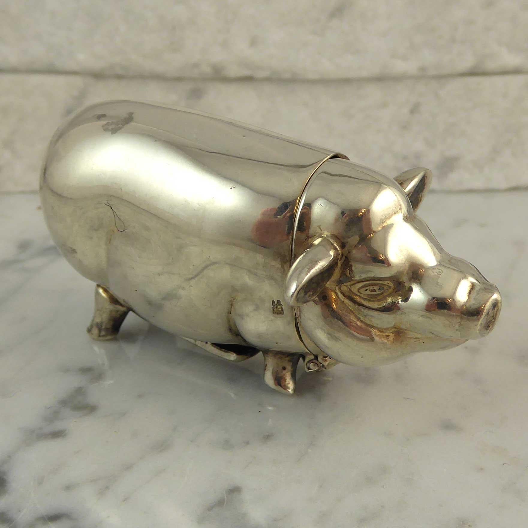 Contemporary Modern Sterling Silver Pig Vesta Case, Imported in Birmingham In Good Condition In Yorkshire, West Yorkshire
