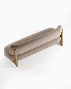 Sofá moderno contemporáneo Tobo de tela y madera de roble por Collector Studio