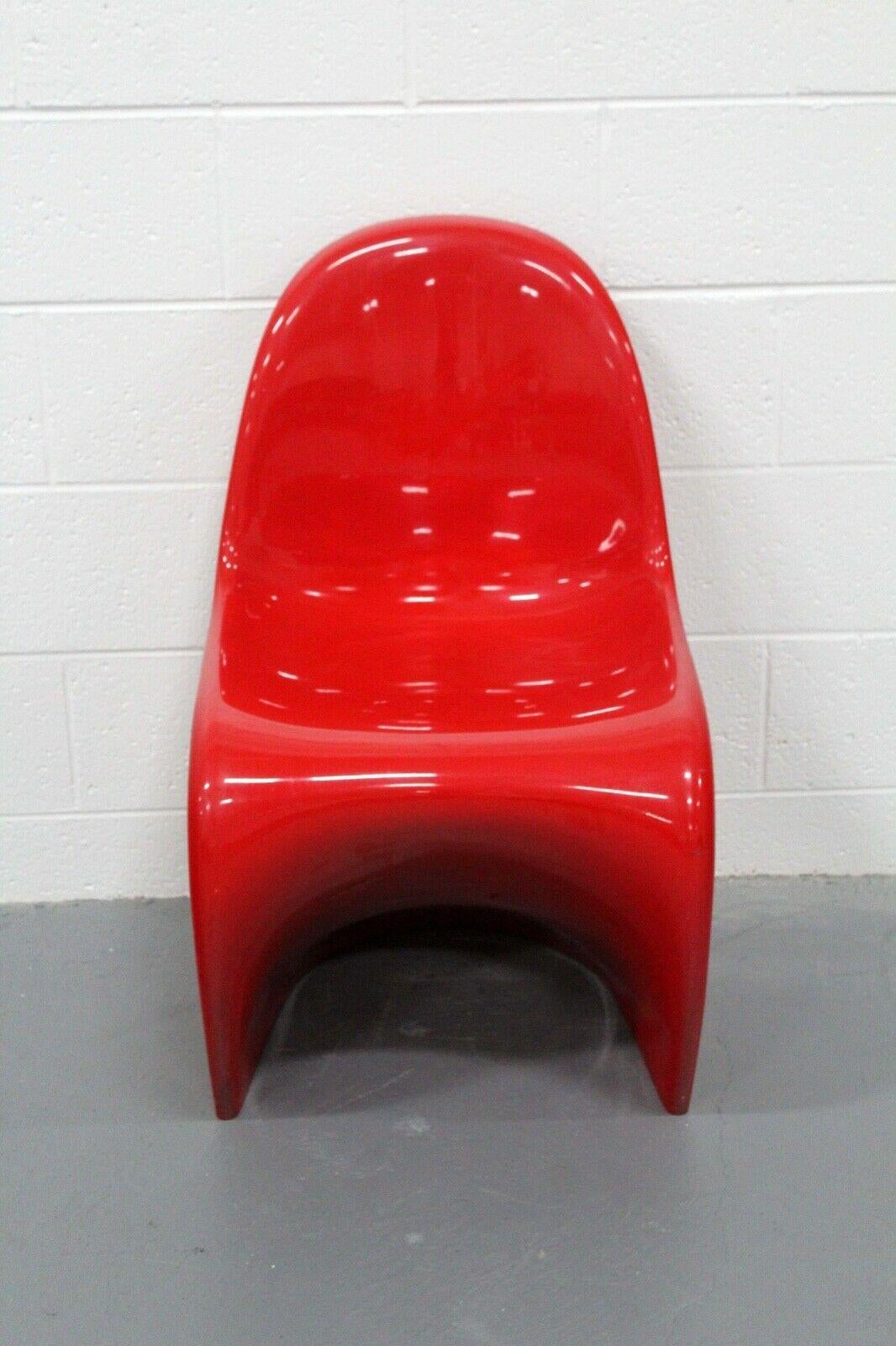 Contemporary Modern Verner Panton Red Vitra Molded Plastic Stackable Side Chair In Good Condition In Keego Harbor, MI