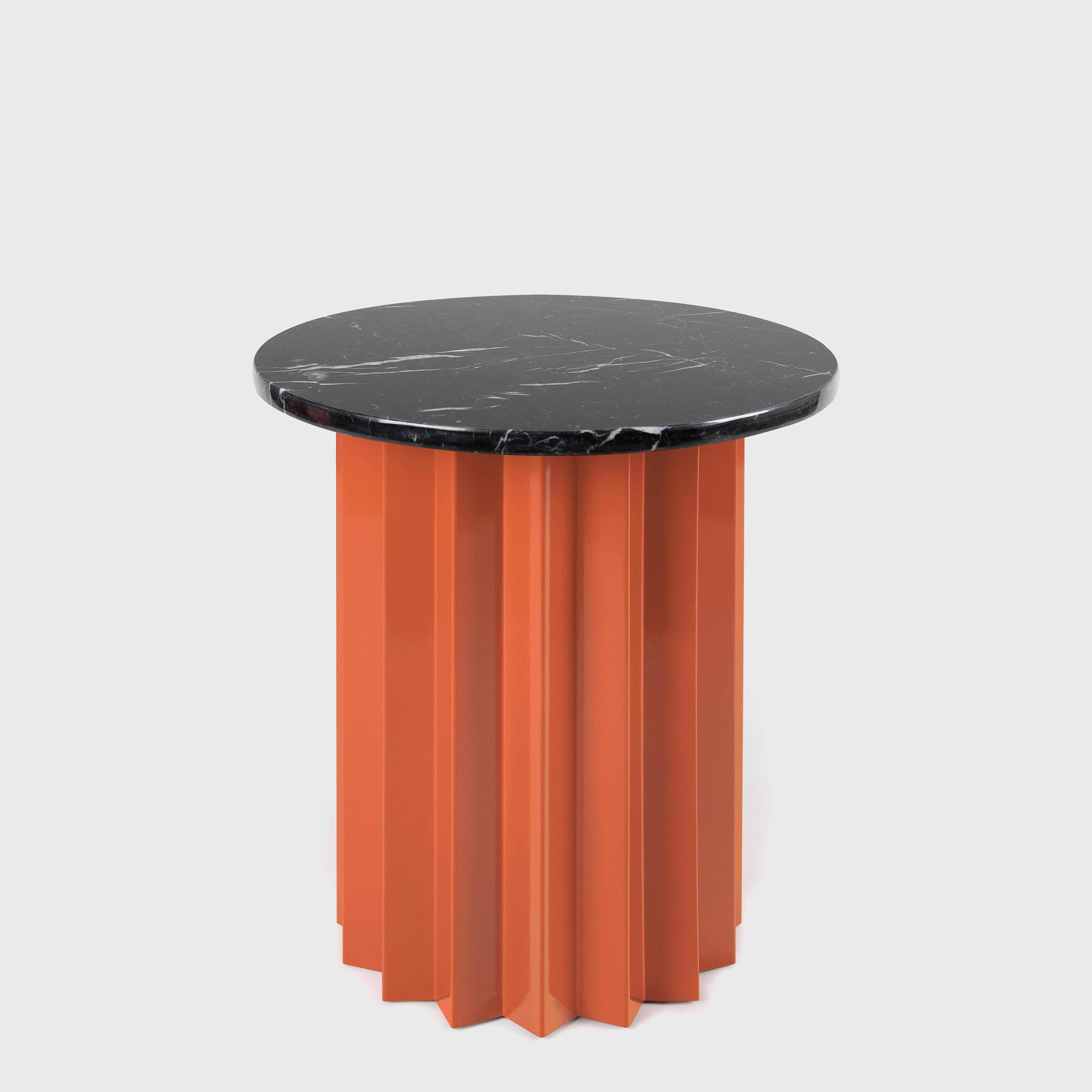 Ferronnerie The Moderns Modern, Volume High Side Table, Metal Base & Black Toros Marble Top en vente