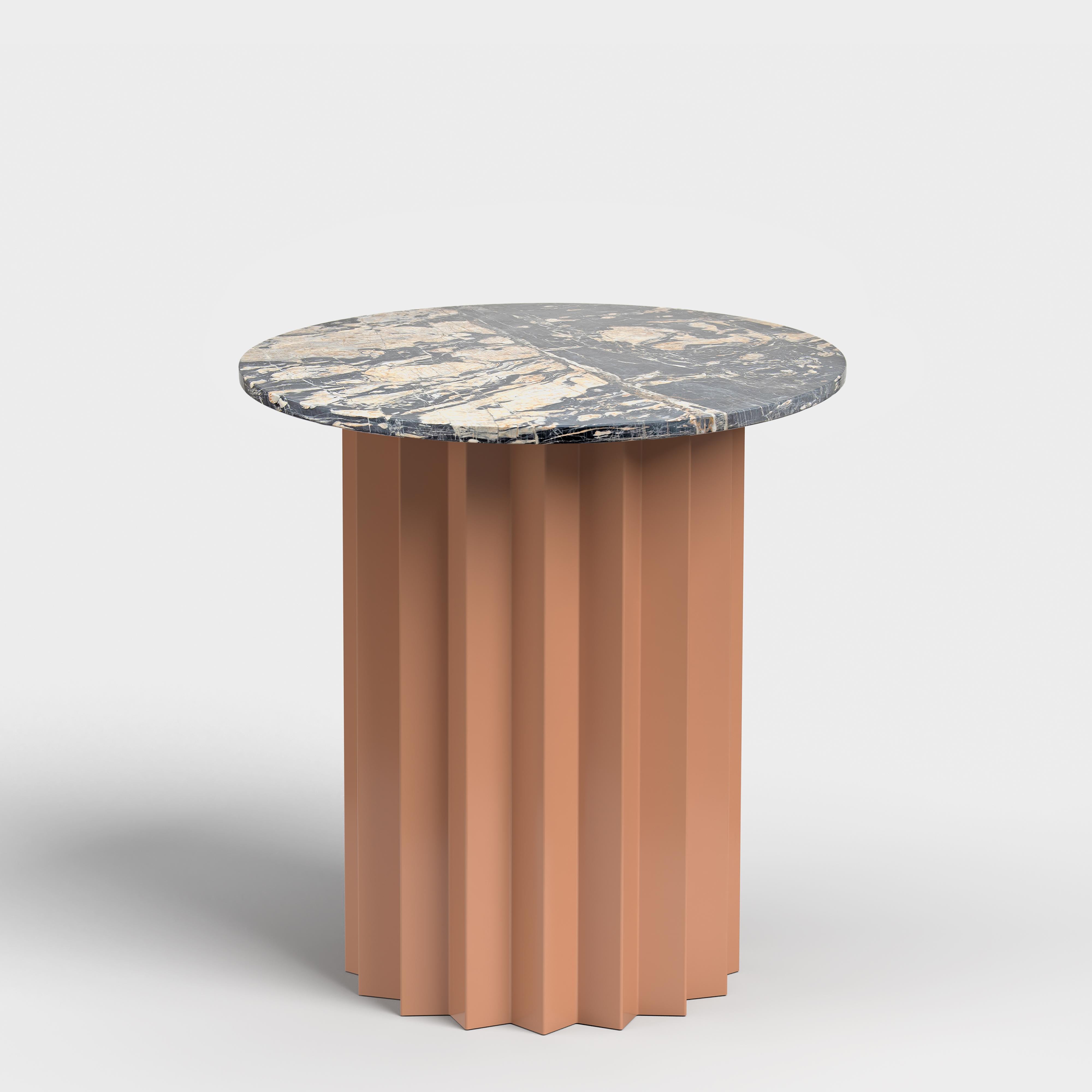 Ferronnerie Table d'appoint haute moderne contemporaine, volume, base en métal et plateau en marbre Neo Picasso en vente