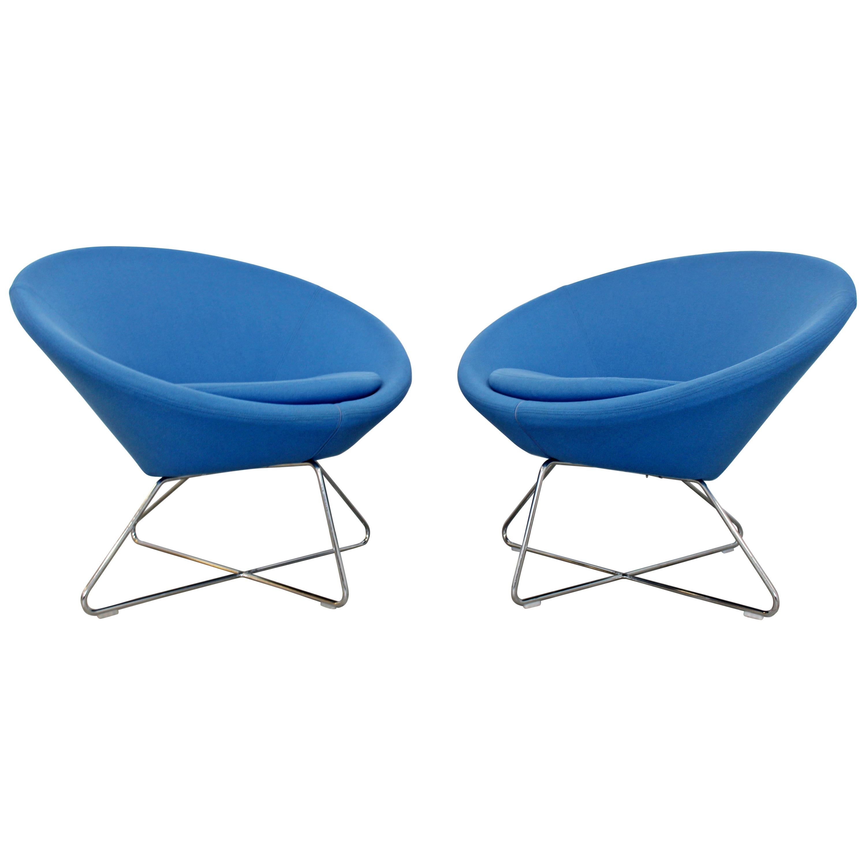 Contemporary Modernist Allermuir Pair of Blue Lounge Accent Chairs Chrome Bases