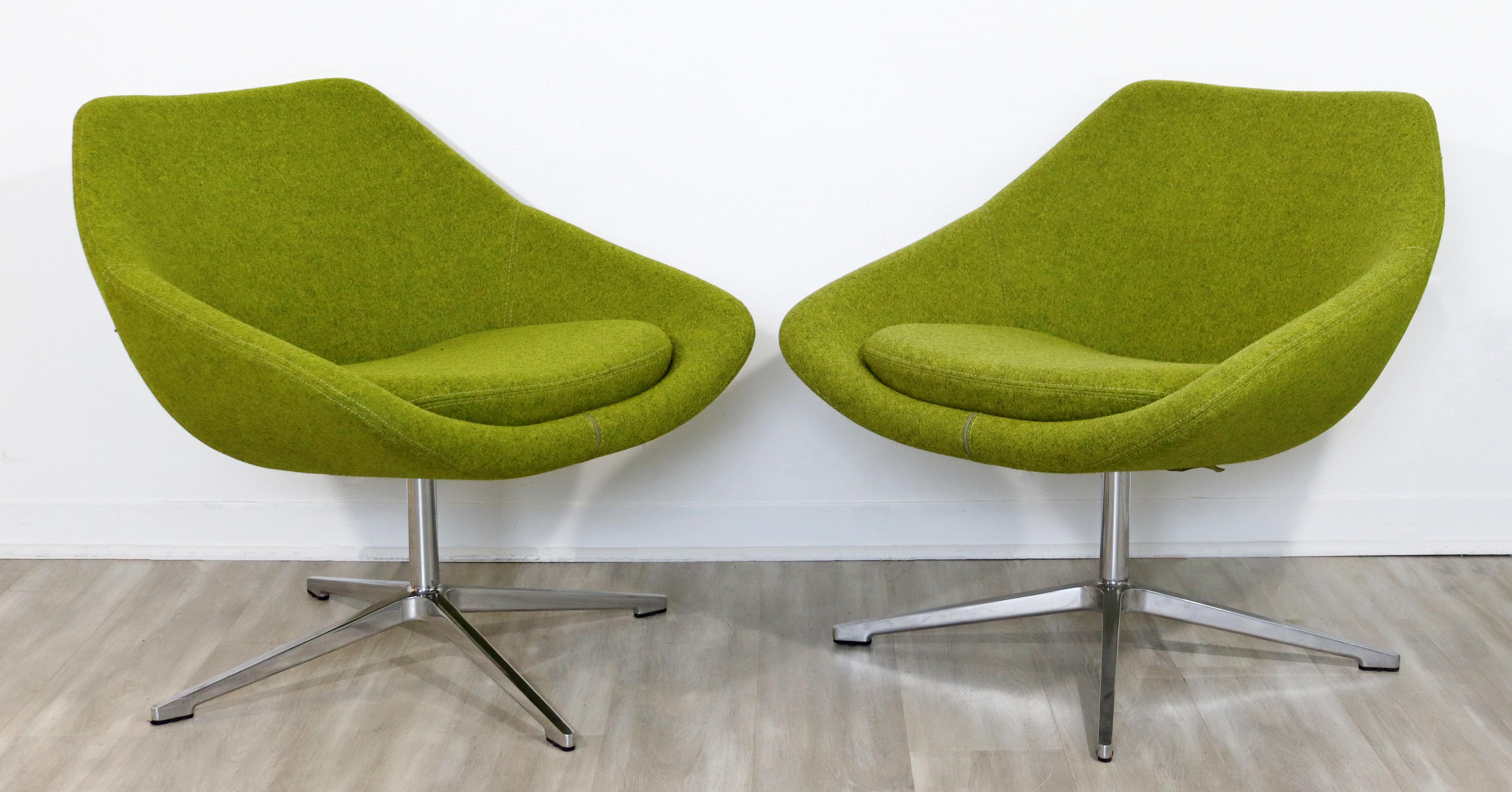 Contemporary Modernist Allermuir Set of 4 Swivel Lounge Chairs on Chrome Bases In Good Condition In Keego Harbor, MI