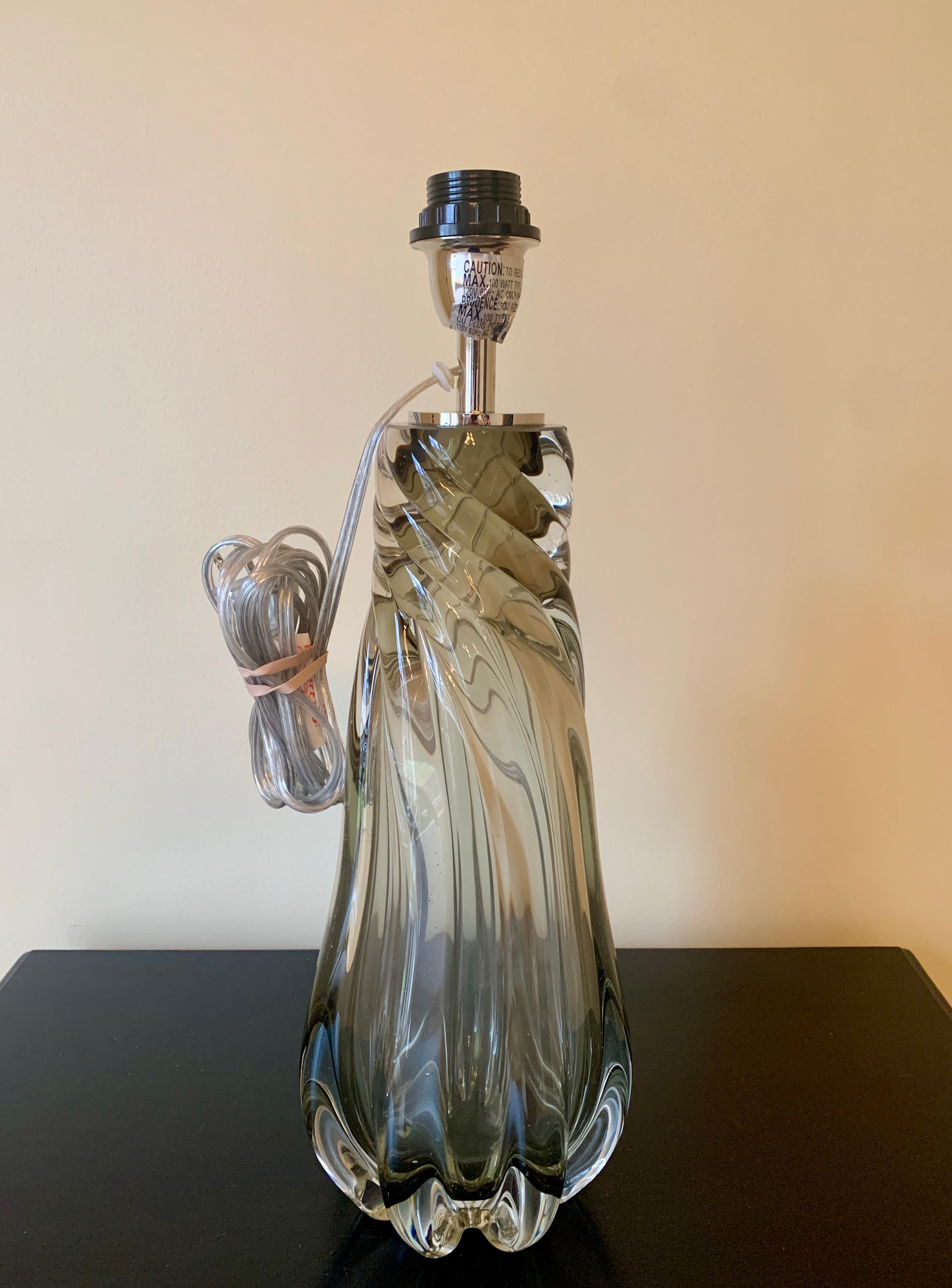 Contemporary Modernist Tischlampe aus Klarglas im Angebot 3