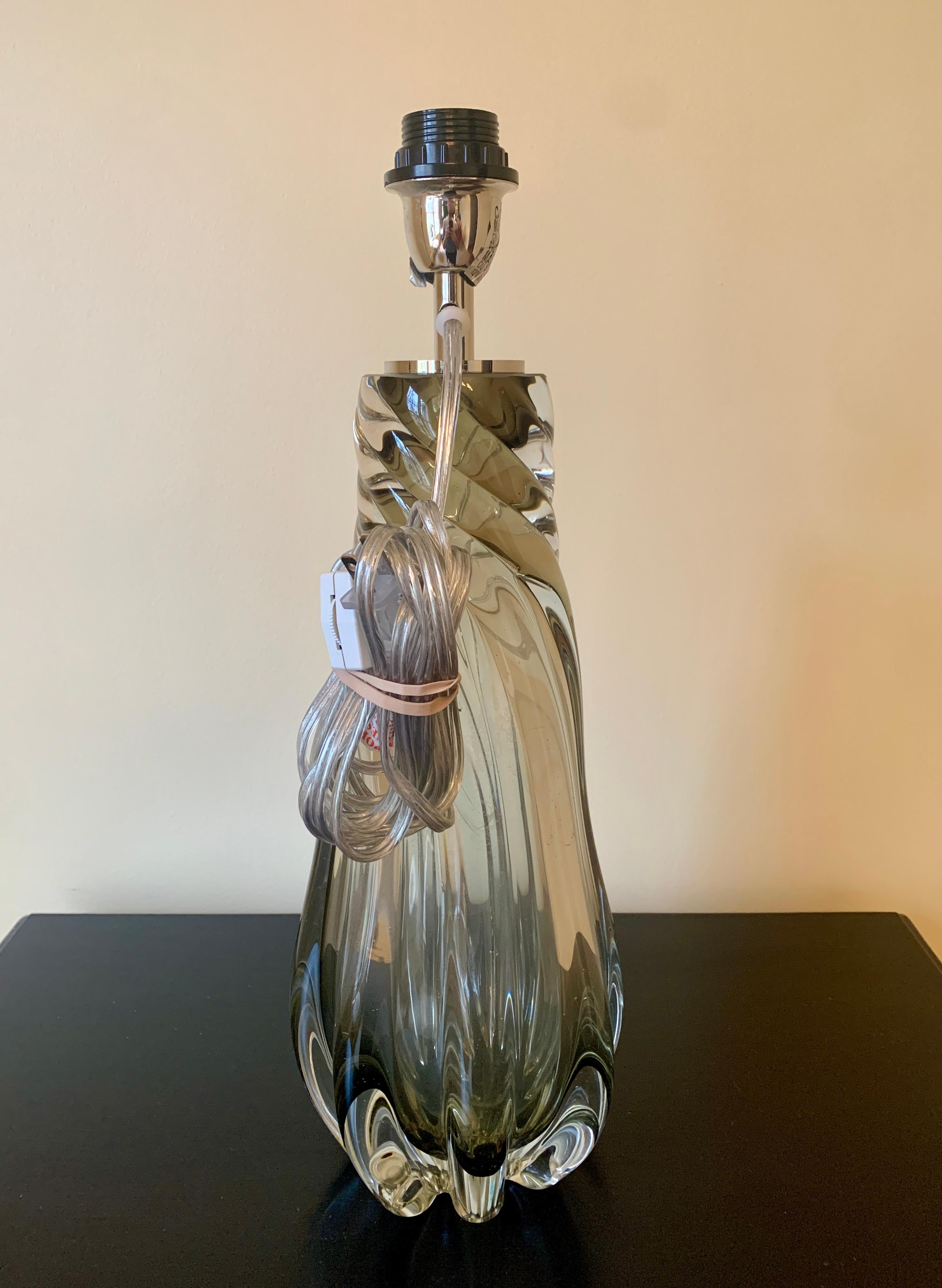 Lampe de table moderne contemporaine en verre clair en vente 2