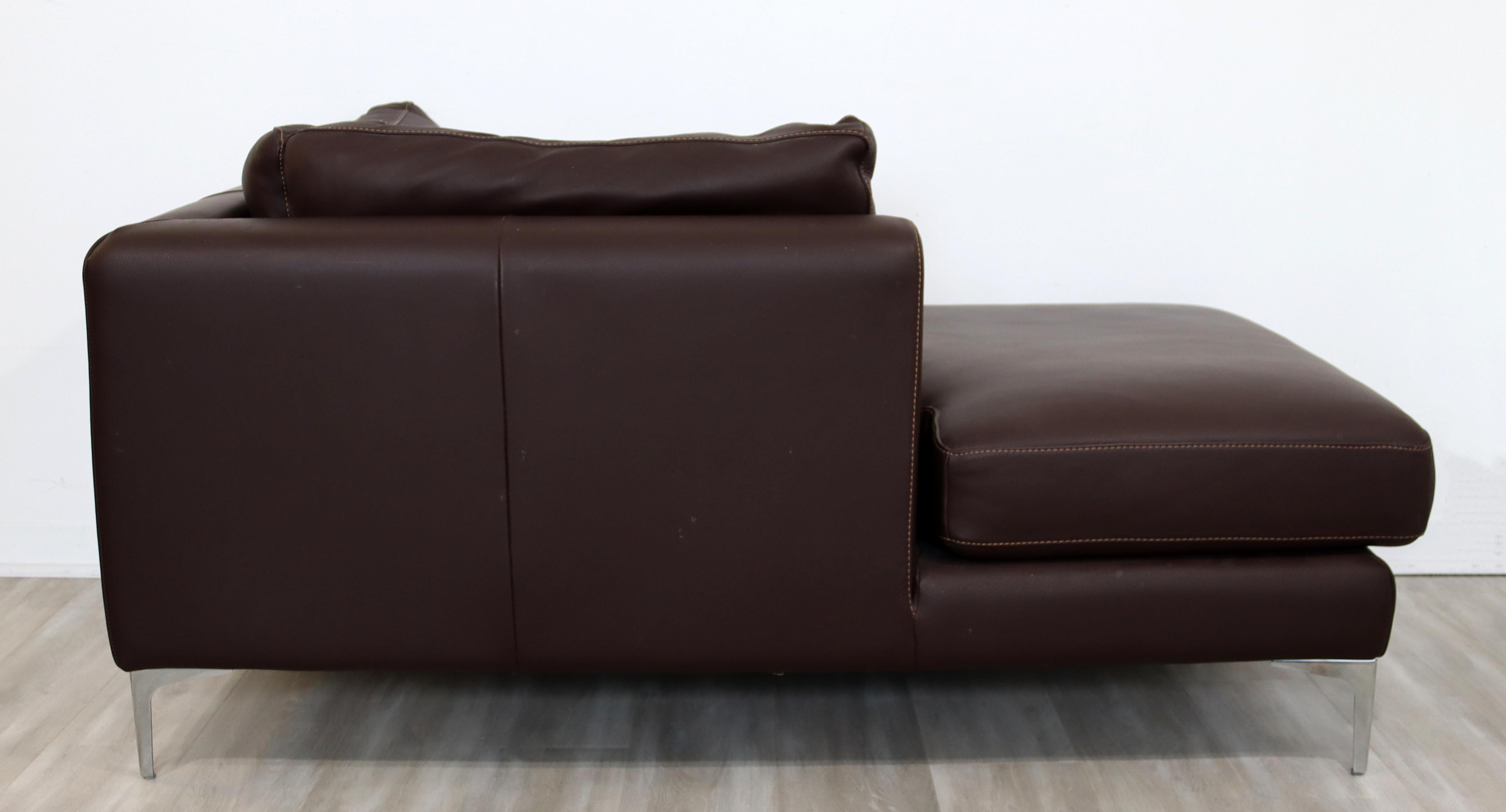 Italian Contemporary Modernist Nicoletti Brown Leather Chaise Lounge Sofa, Italy