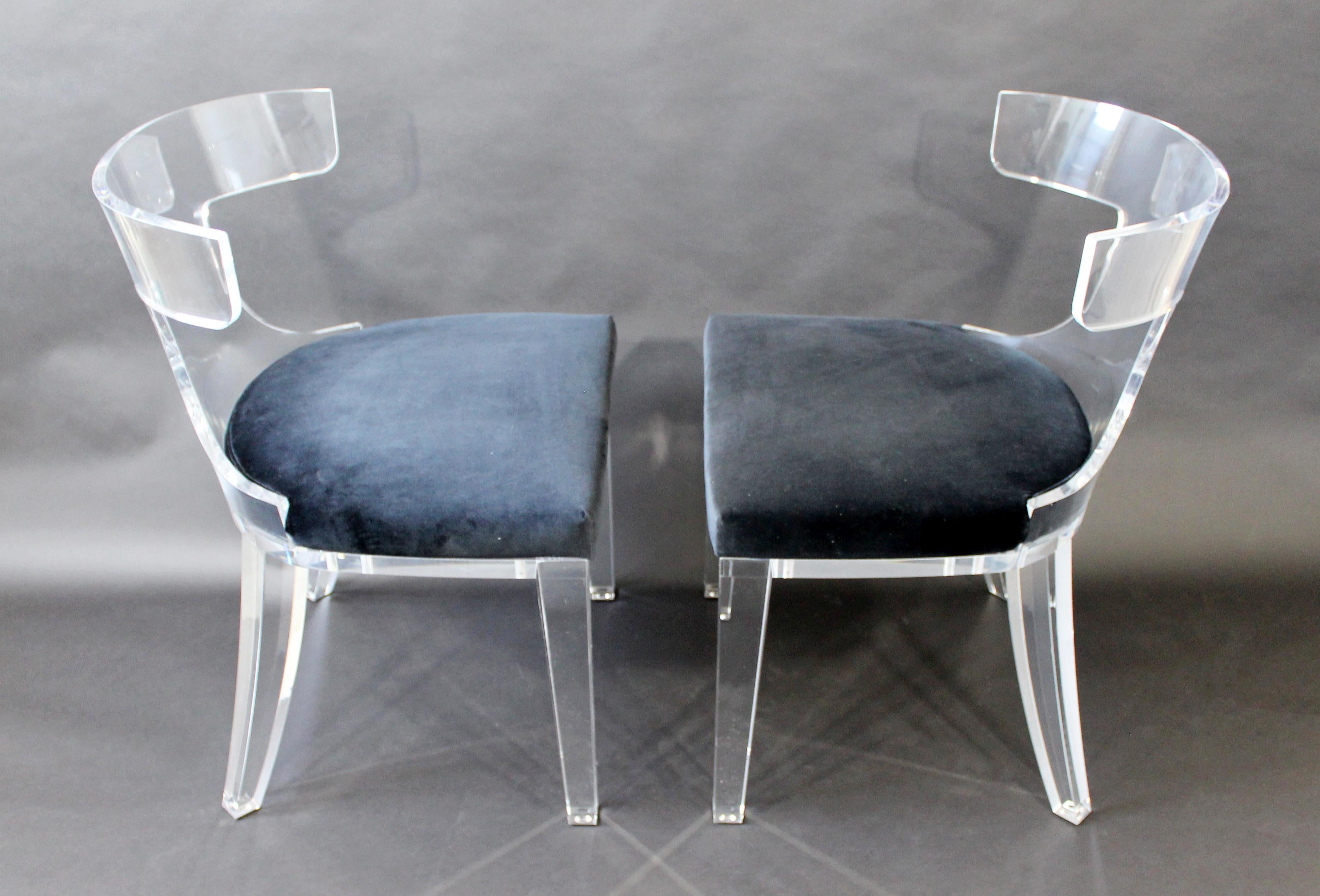 Late 20th Century Contemporary Modernist Pair of Curved Lucite and Velvet Side Accent Side Chairs