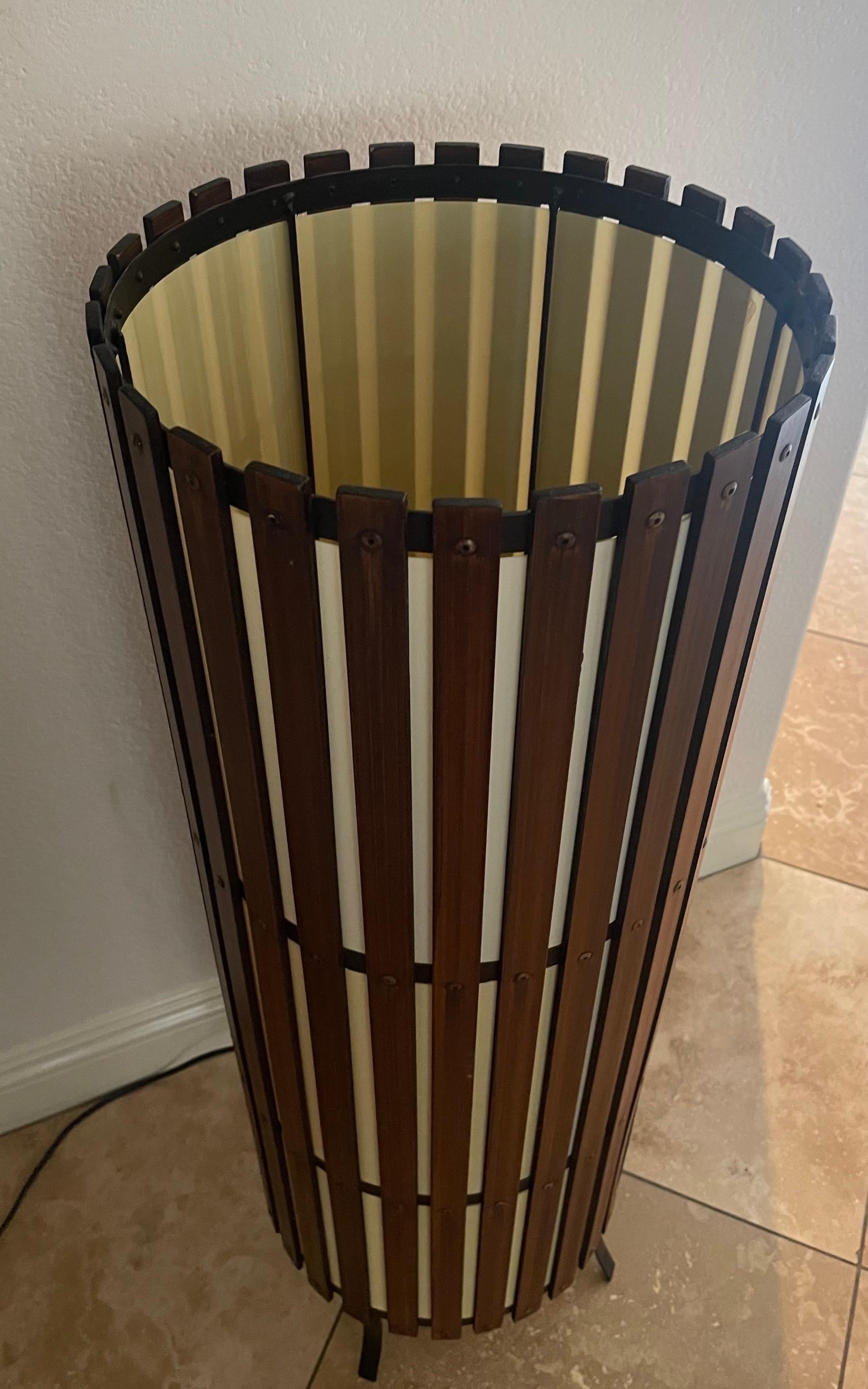 Contemporary Modernist Walnut Slat Cylindrical Floor Lamp In Good Condition For Sale In San Diego, CA