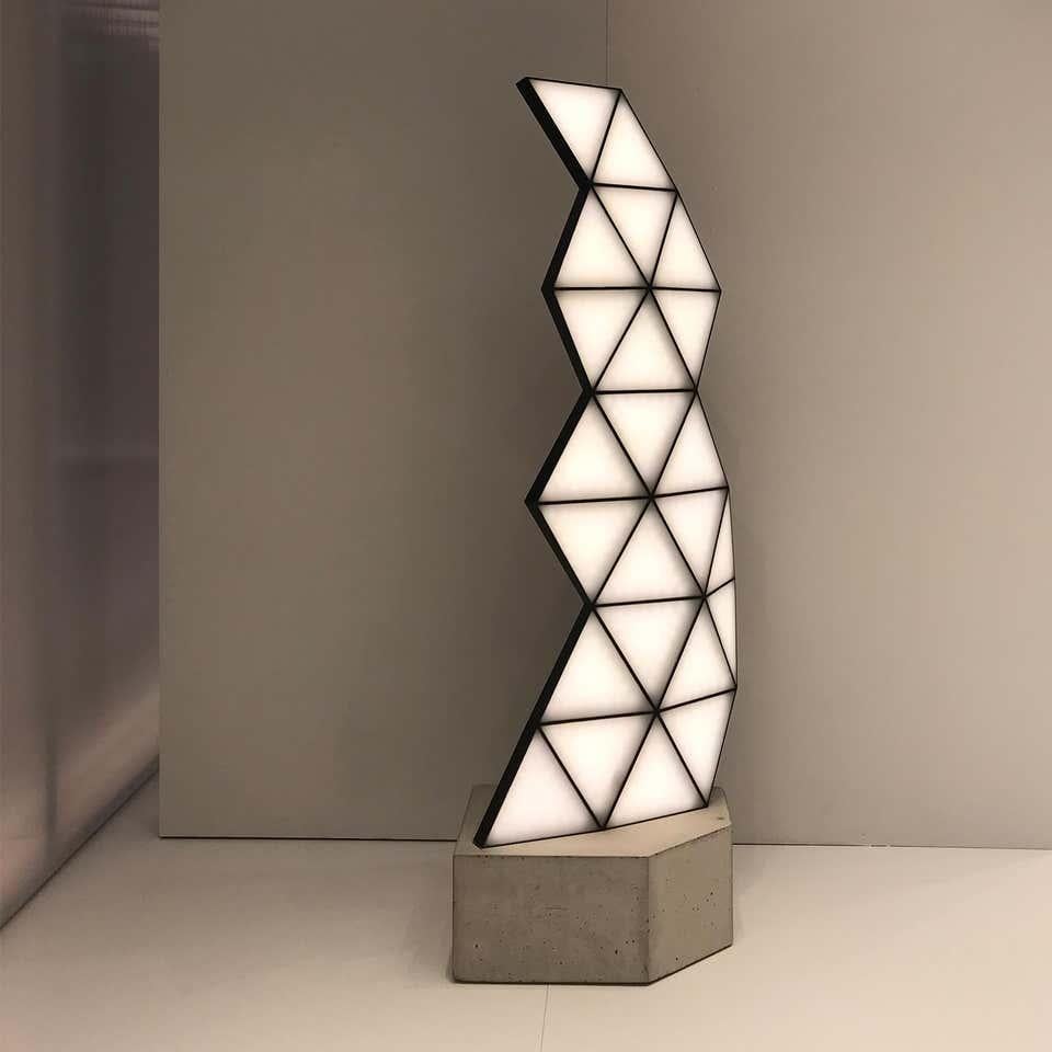 Contemporary Modular Aluminum Floor Lamp Tri Light TRI23F by Tokio In New Condition In Beverly Hills, CA