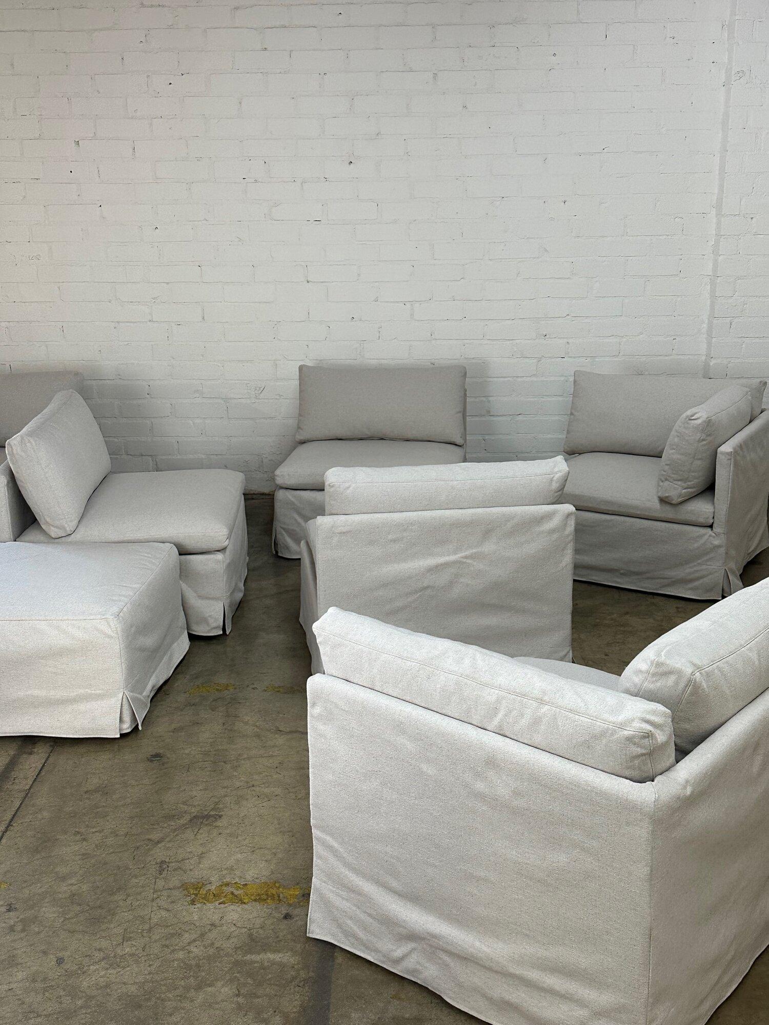 Contemporary Modular Sofa in Bone Beige For Sale 1