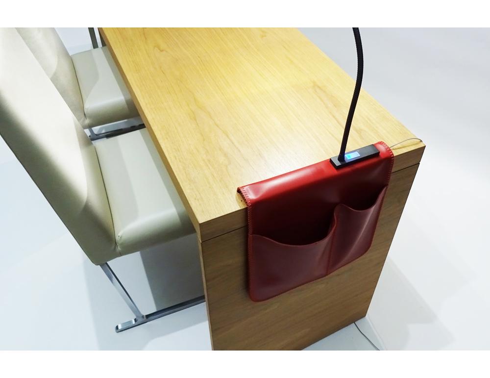 Oak Contemporary Molteni & Co Scriba Desk with 2 B&B Italia Solo Leather Chairs