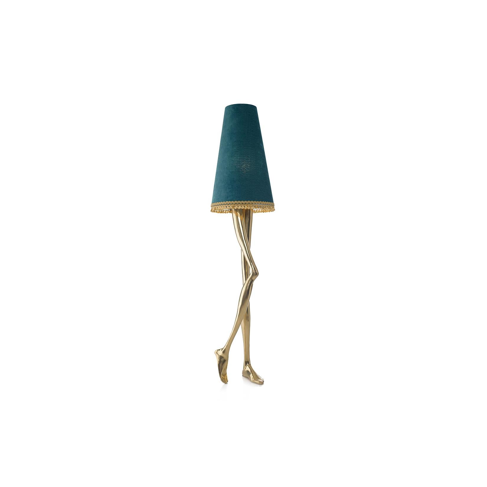 Zeitgenössische Monroe-Stehleuchte aus poliertem Messing, cremefarbener Lampenschirm, Kunstbeleuchtung im Angebot 1