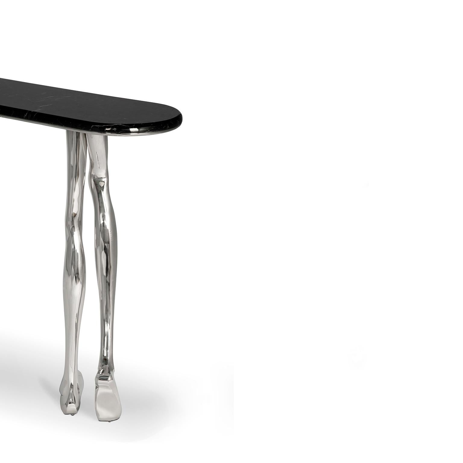 Portugais Table console contemporaine Monroe Silver Art, laiton nickelé et plateau en marbre noir en vente