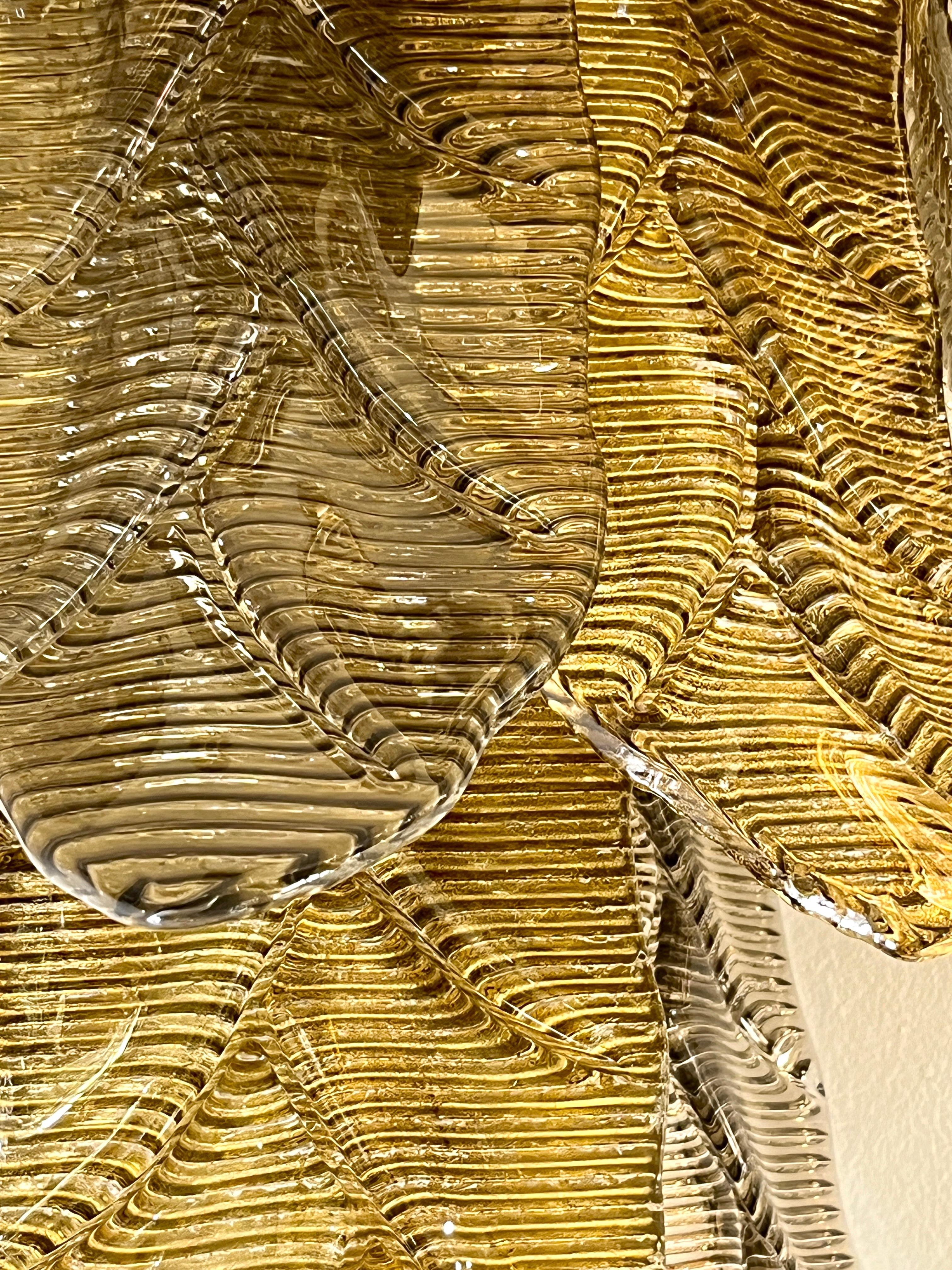 Grandes lampes murales contemporaines en verre de Murano fumé et doré, en forme de cascade en vente 4