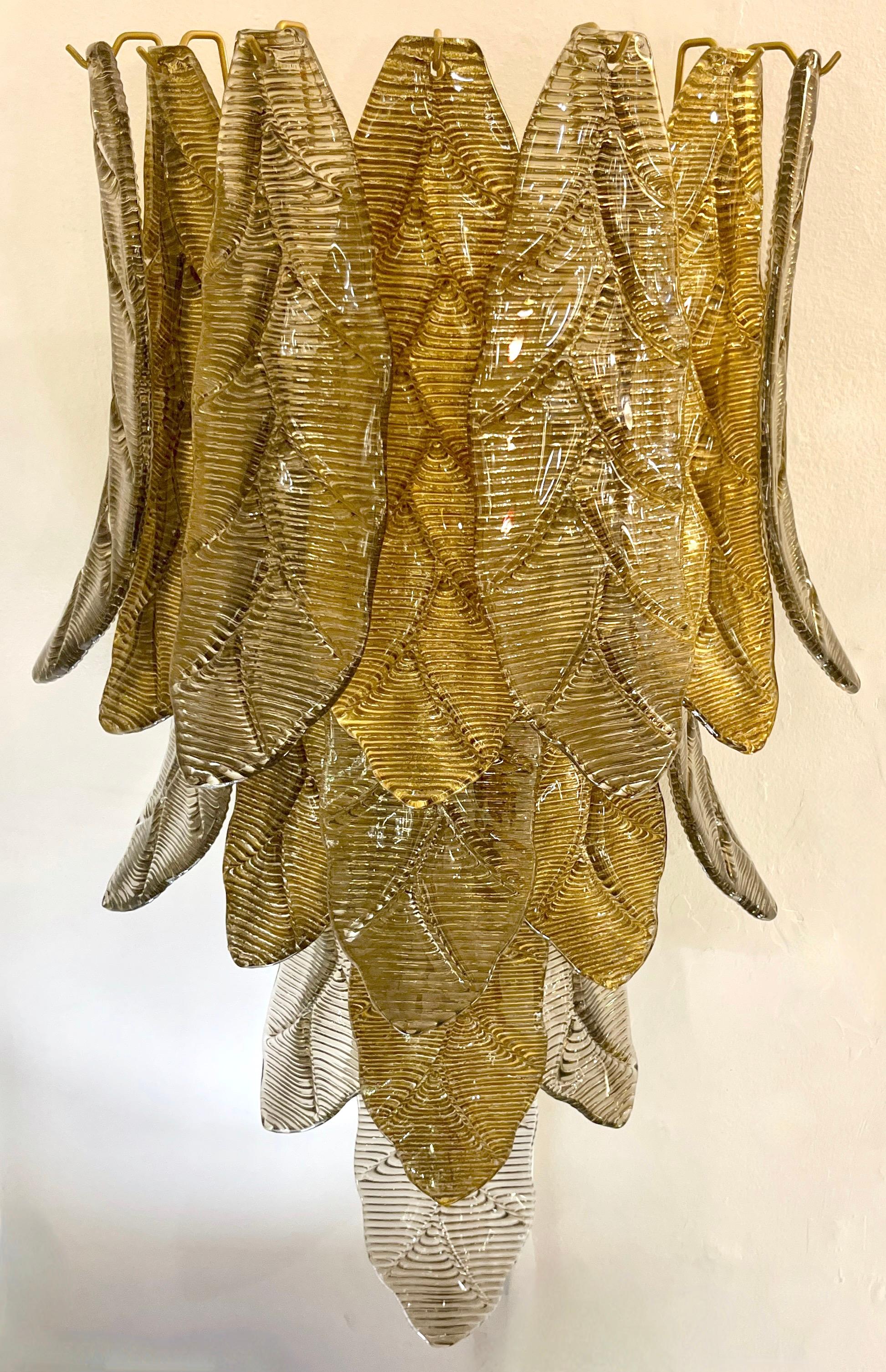 Contemporary Monumental Tall Cascading Smoked Gold Murano Glass Leaf Wall Lights (21. Jahrhundert und zeitgenössisch) im Angebot